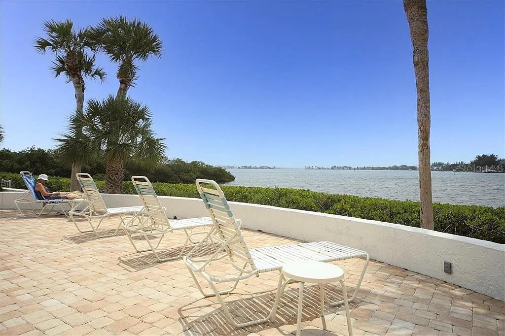 CASTEL DEL MARE - Residential Lease