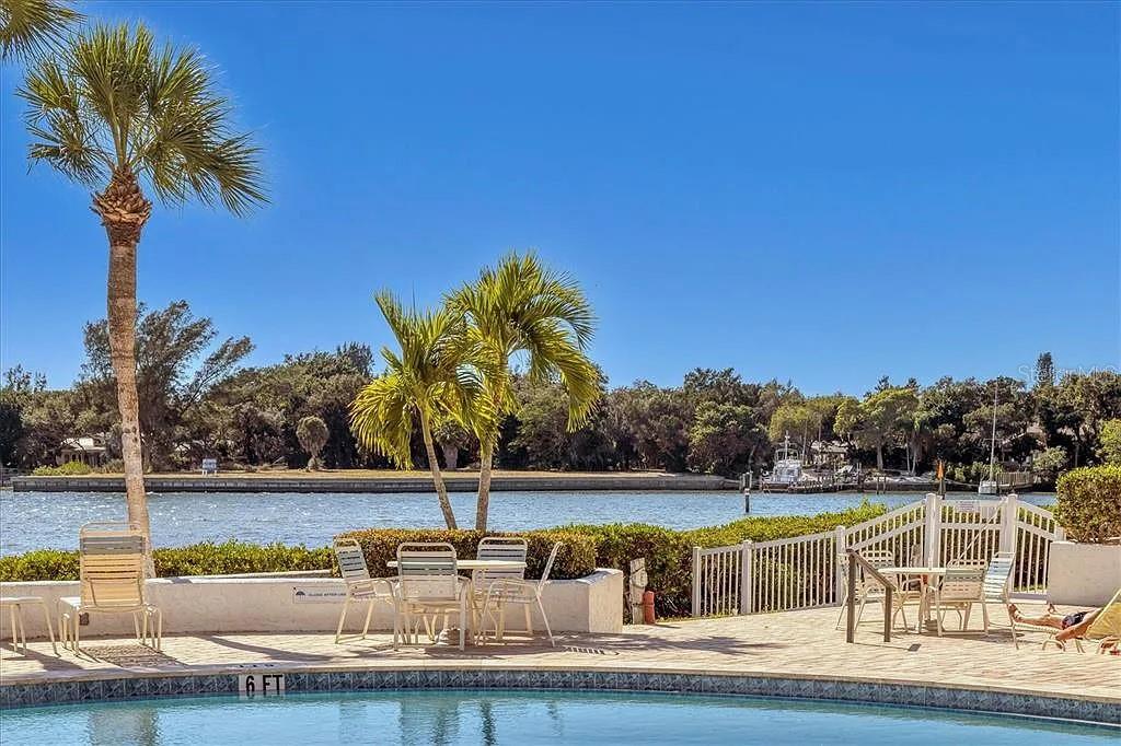 CASTEL DEL MARE - Residential Lease