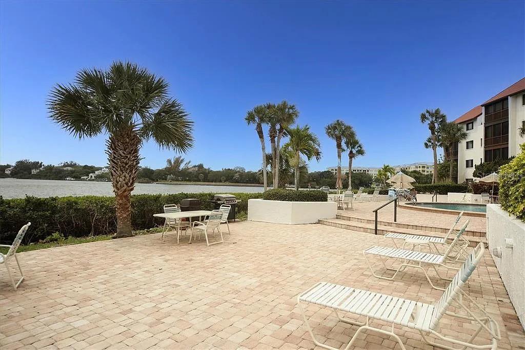CASTEL DEL MARE - Residential Lease