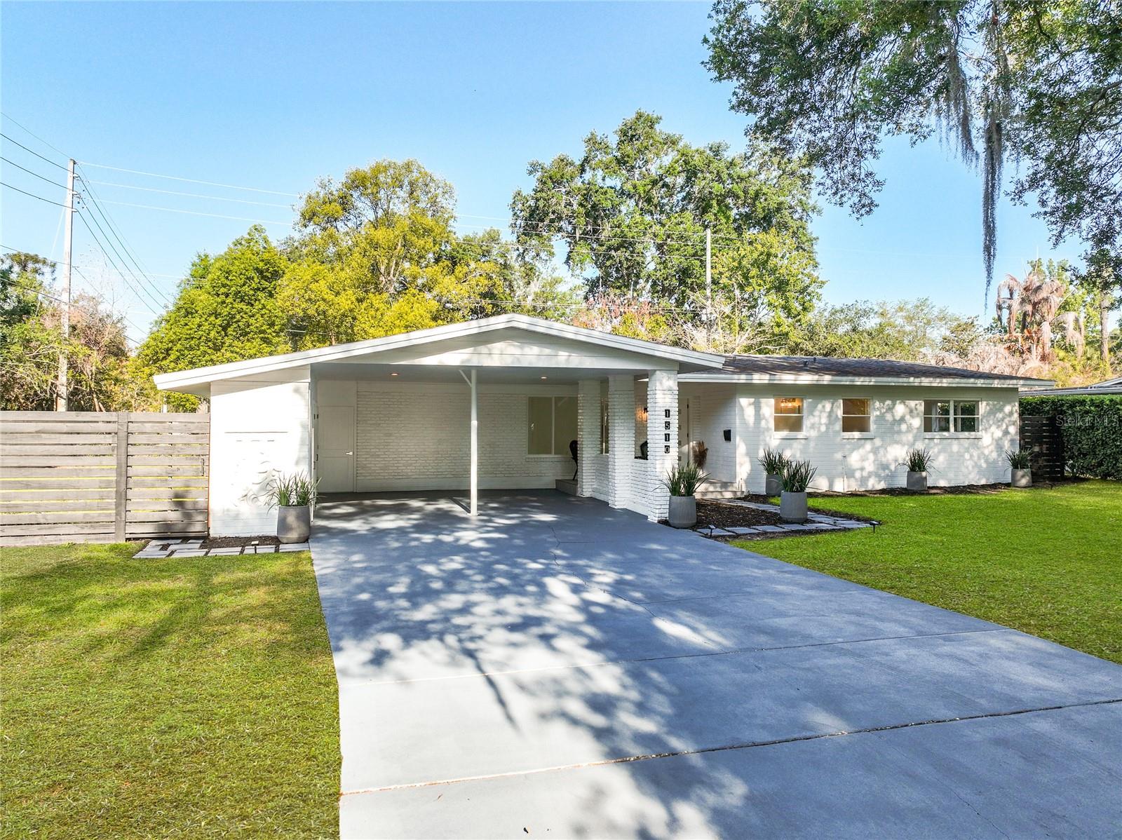 BEL AIR HILLS - Residential