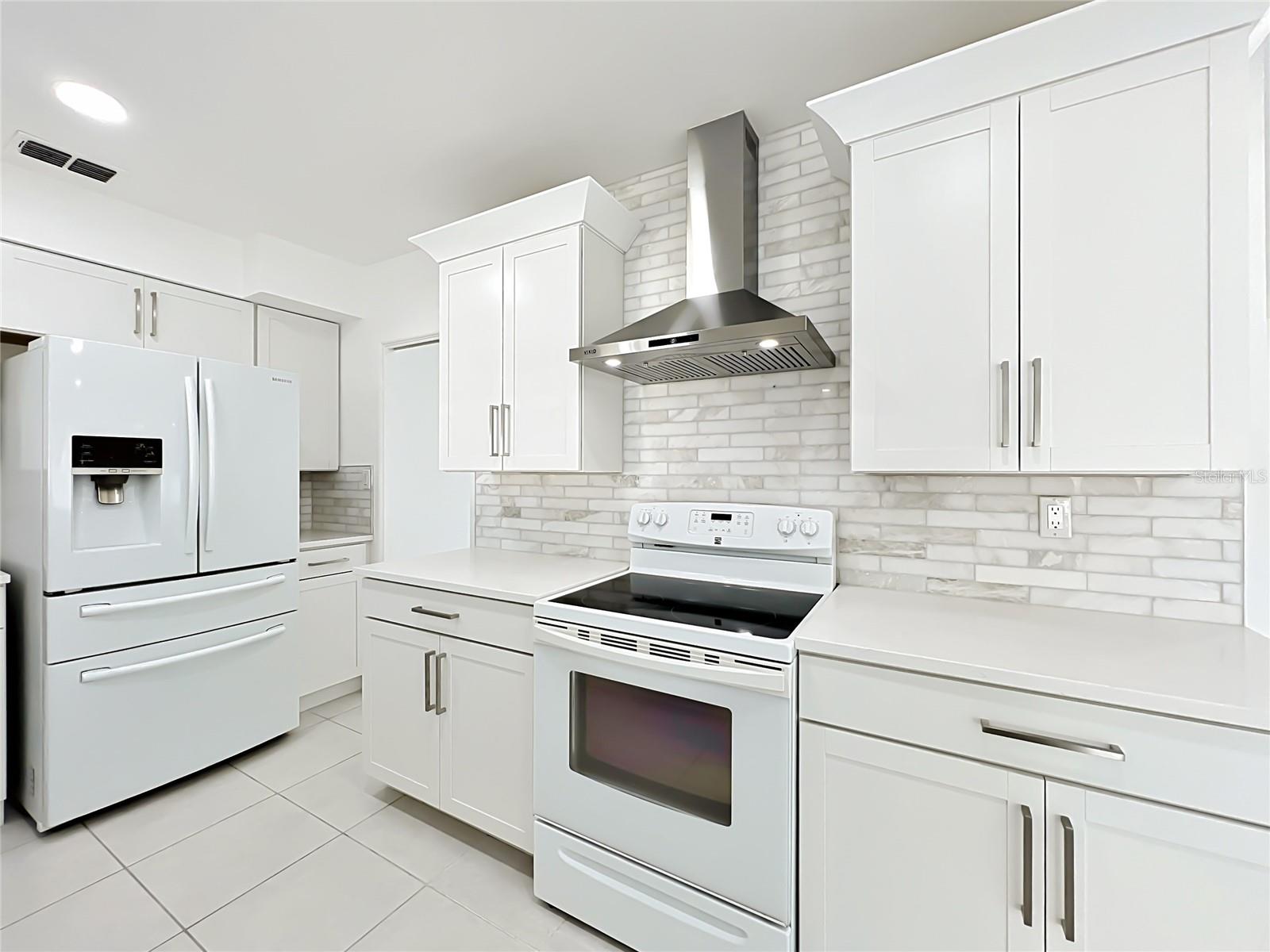 BEL AIR HILLS - Residential