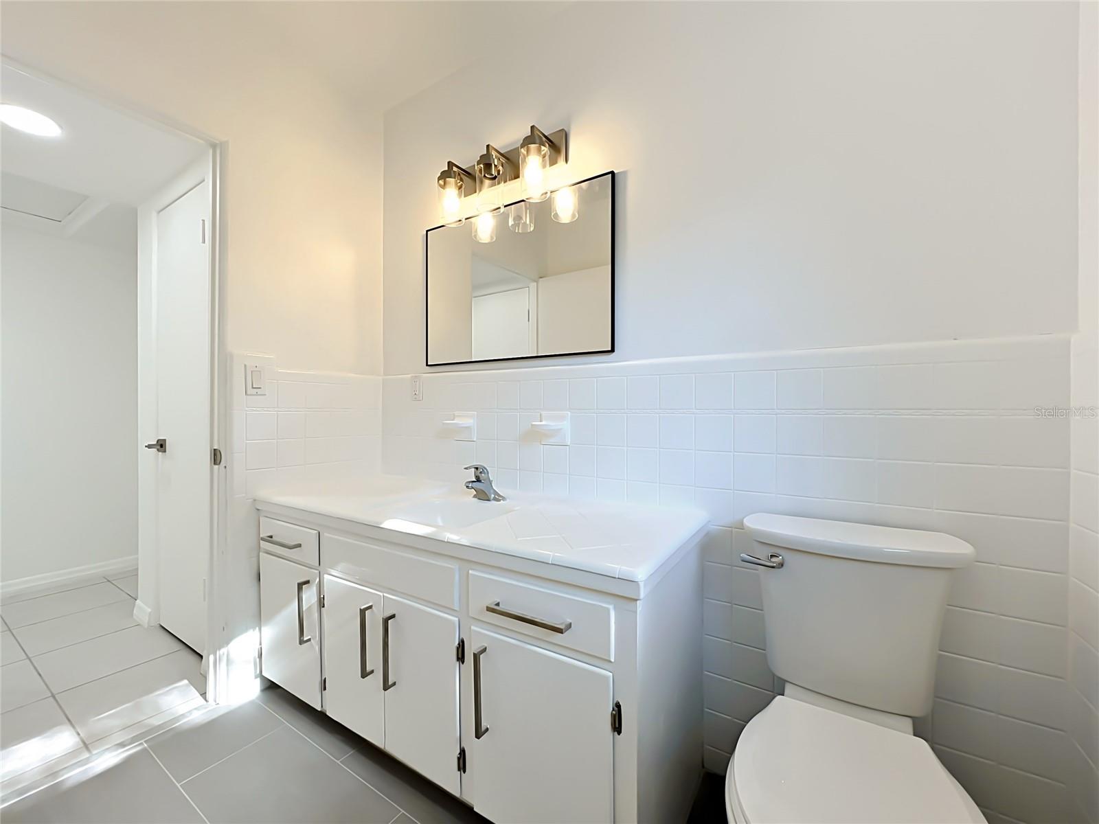 BEL AIR HILLS - Residential