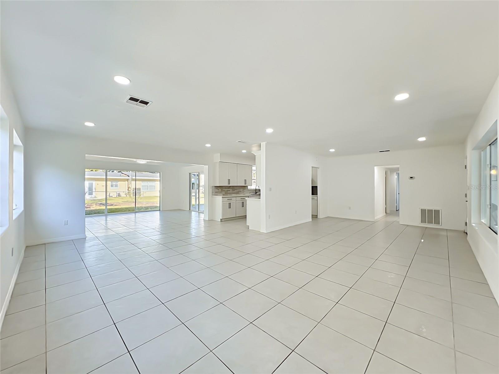 BEL AIR HILLS - Residential