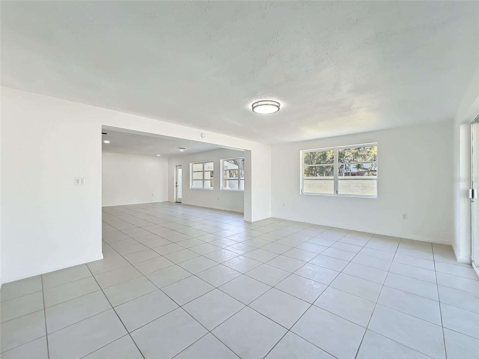 BEL AIR HILLS - Residential