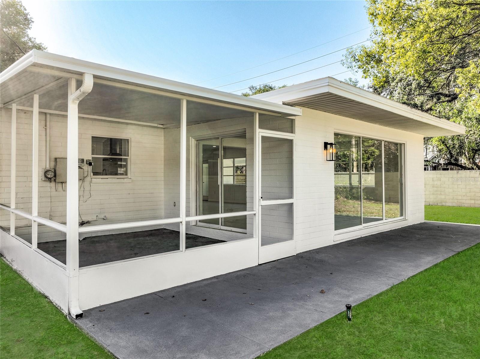 BEL AIR HILLS - Residential