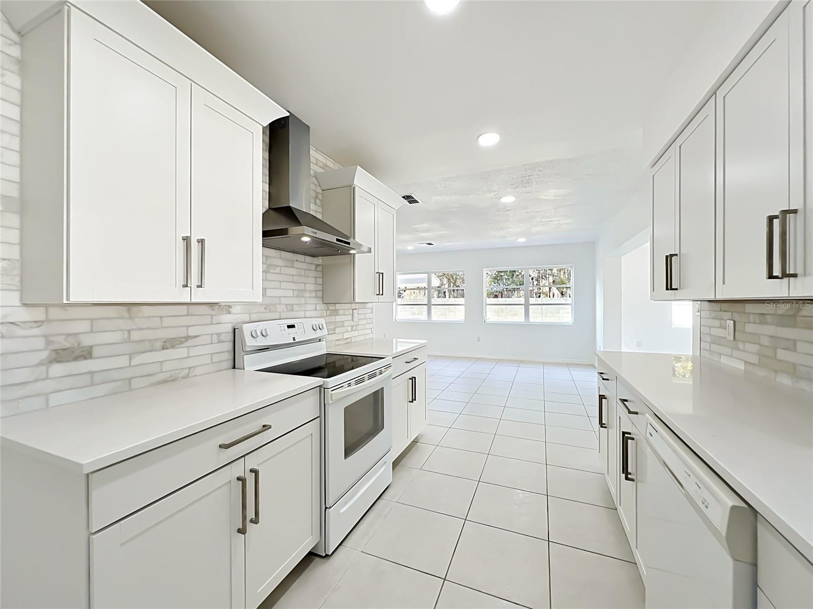 BEL AIR HILLS - Residential