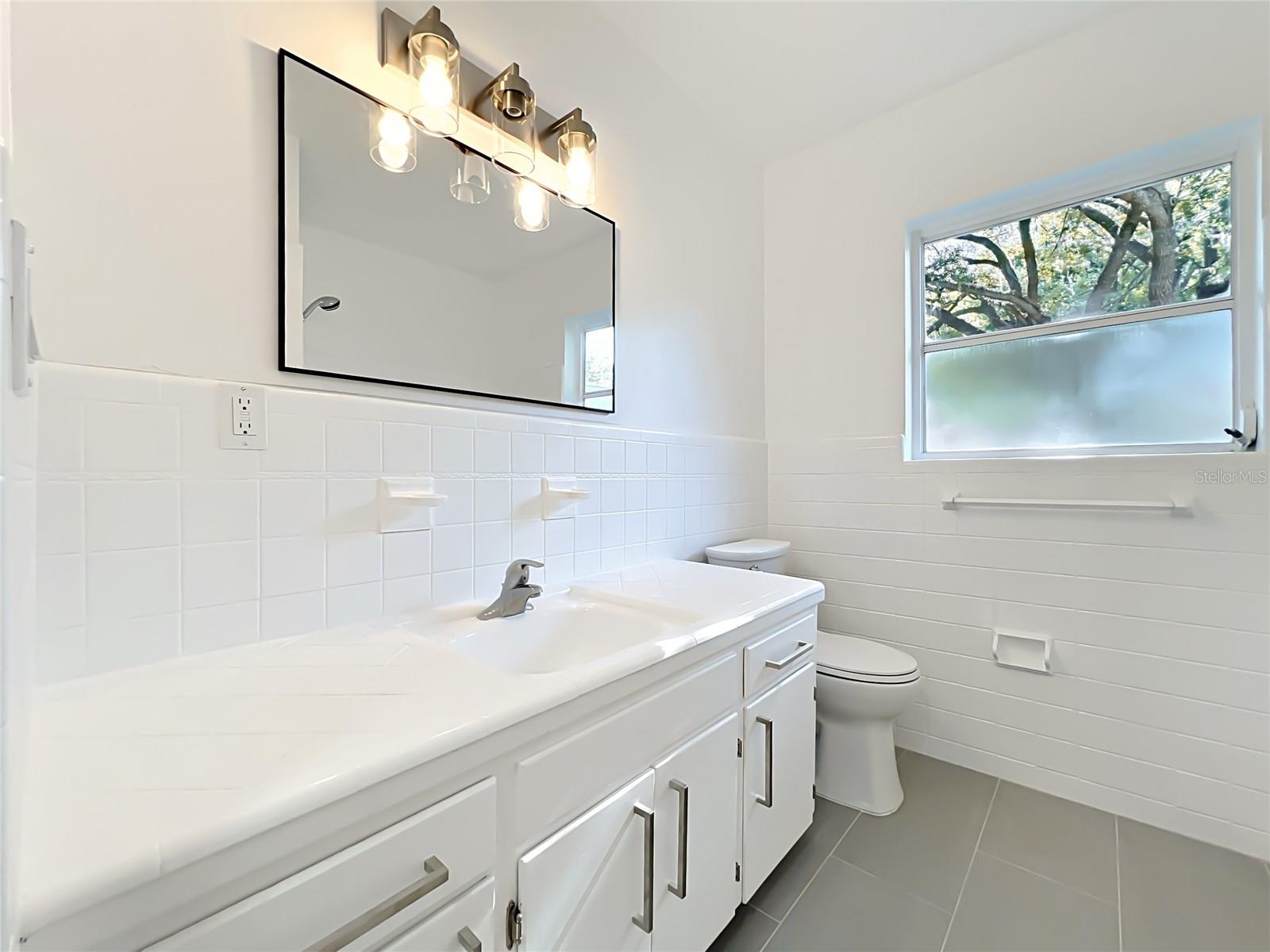 BEL AIR HILLS - Residential