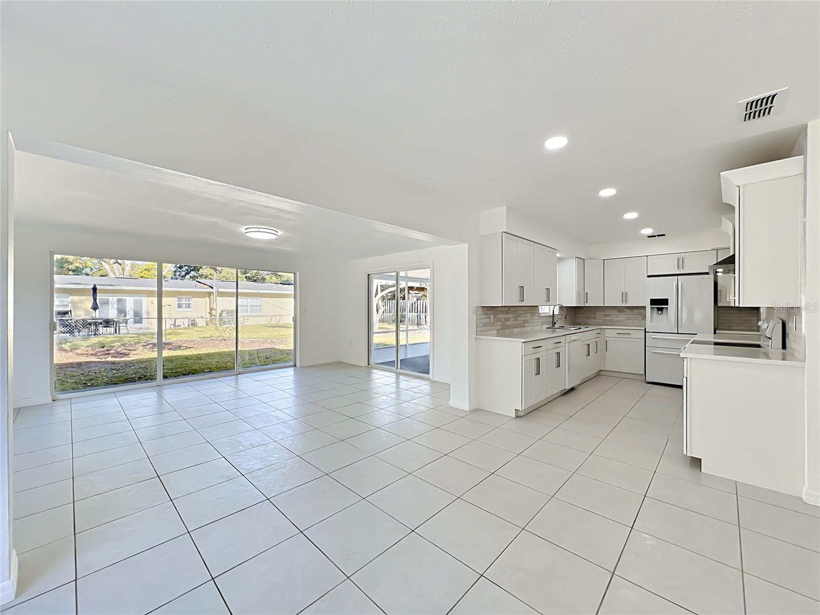 BEL AIR HILLS - Residential