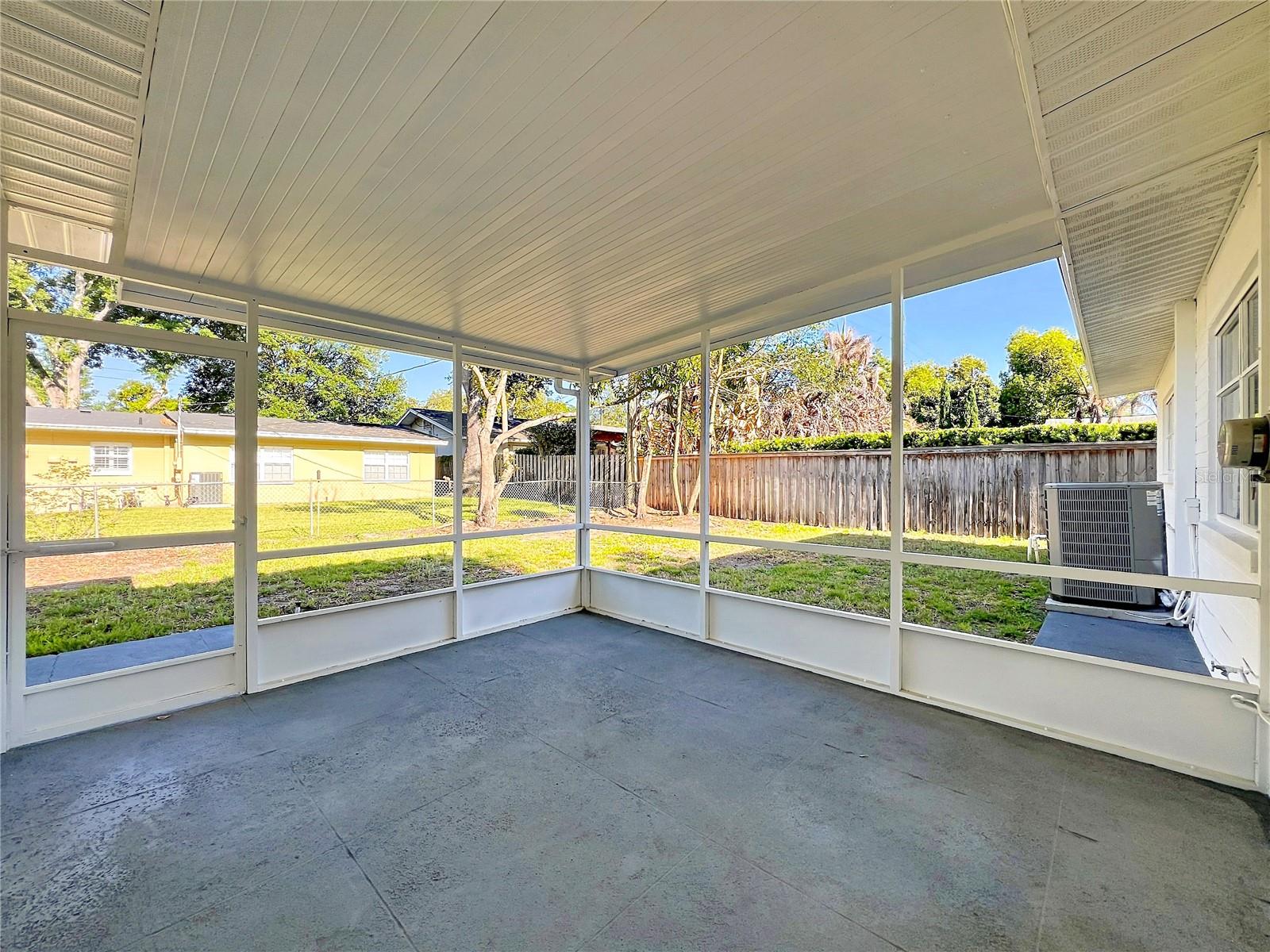 BEL AIR HILLS - Residential