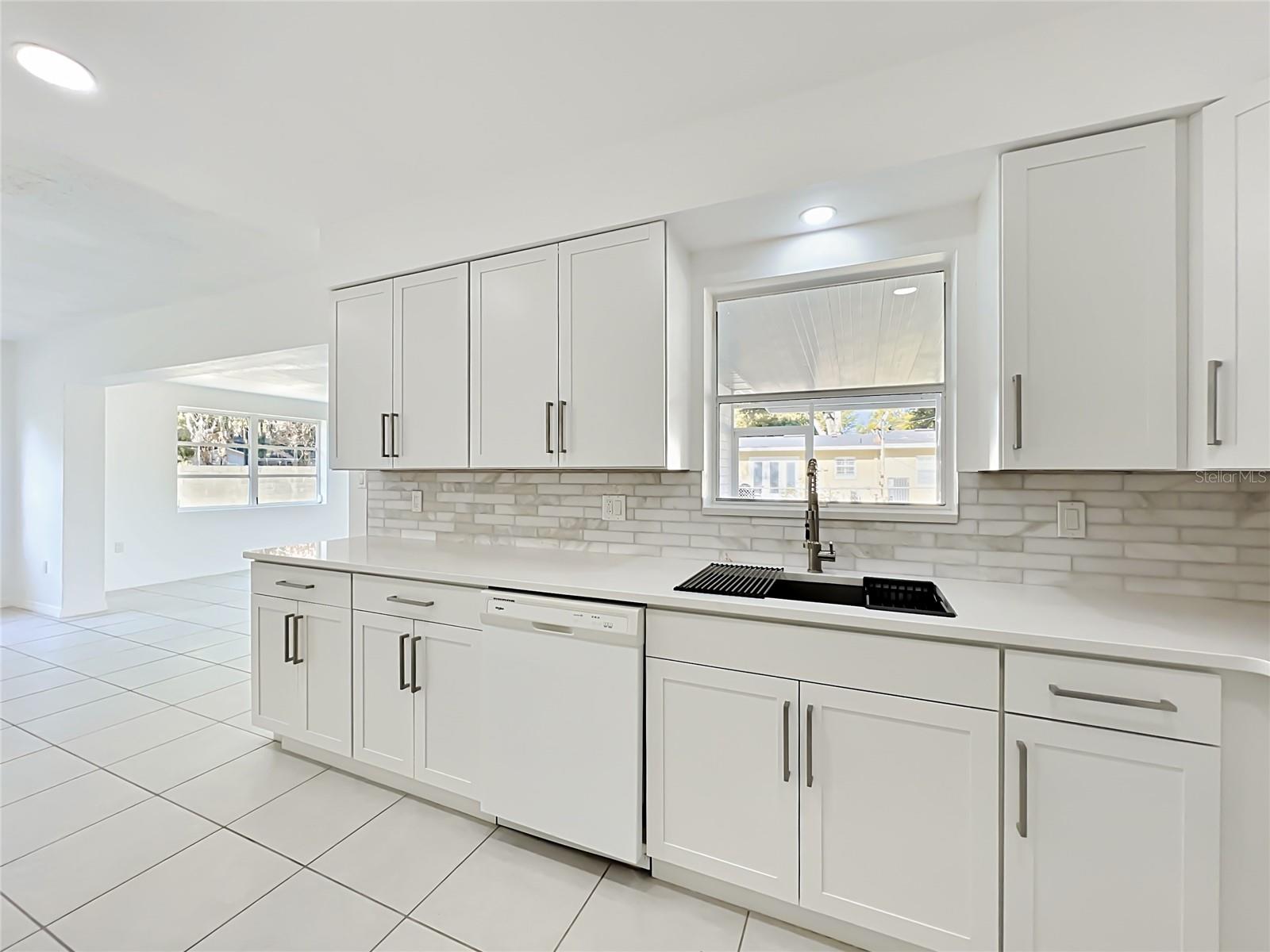 BEL AIR HILLS - Residential