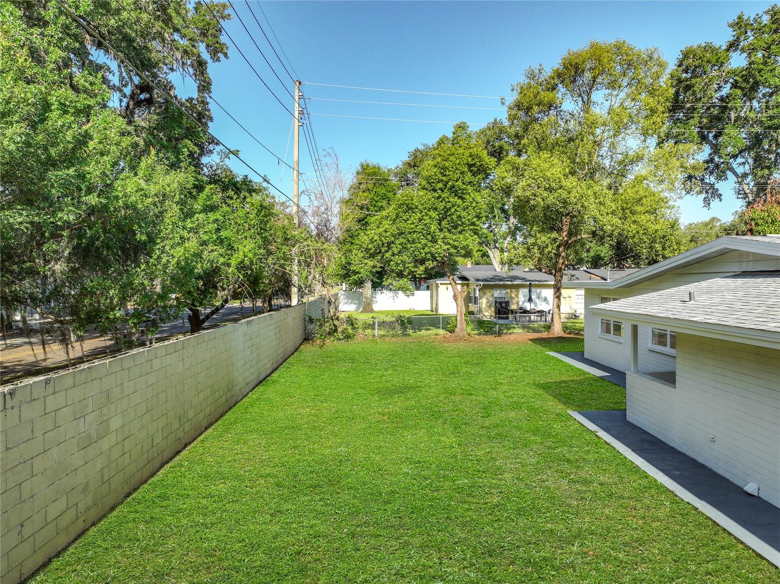 BEL AIR HILLS - Residential