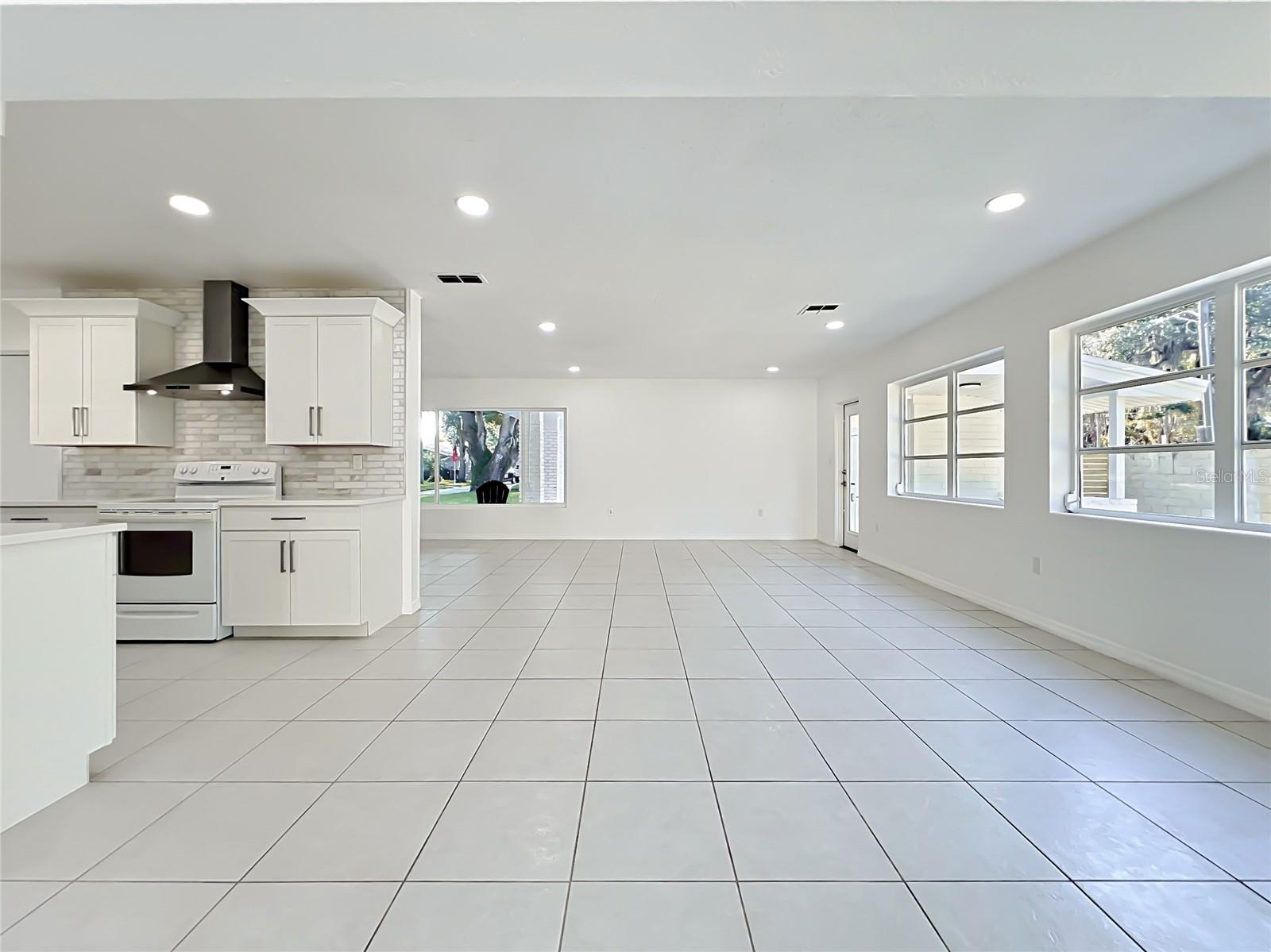 BEL AIR HILLS - Residential