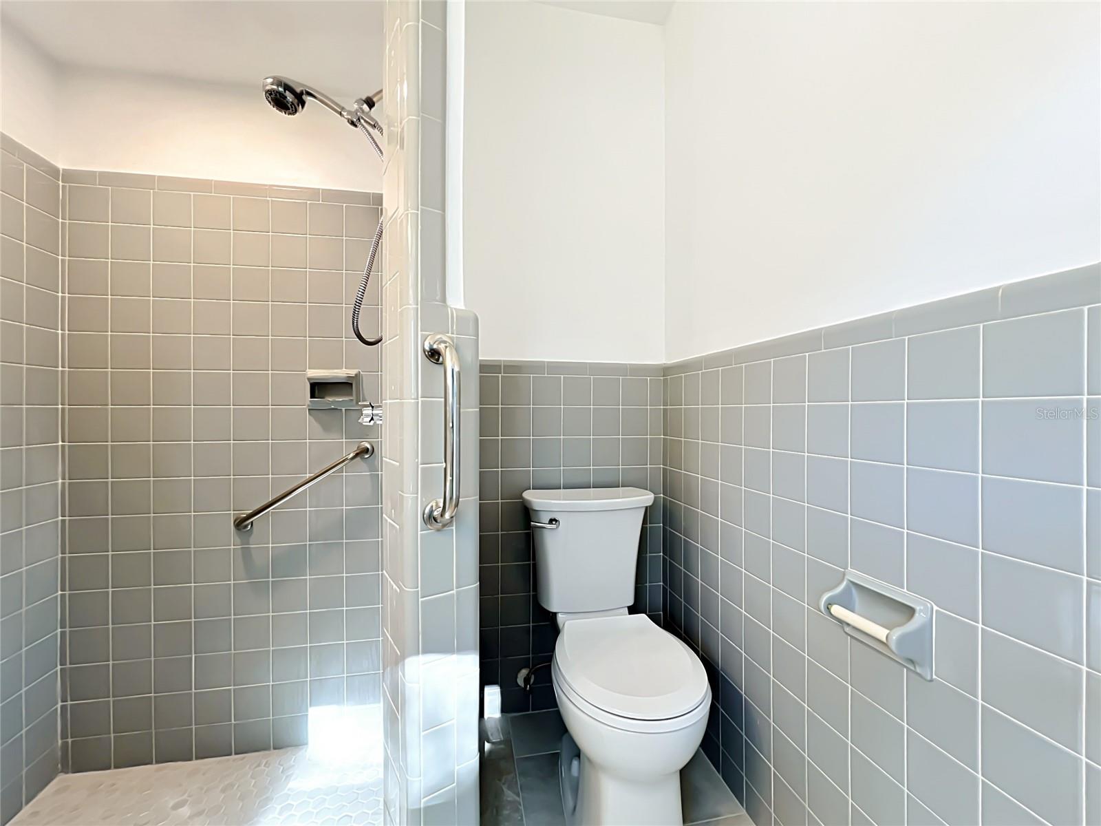 BEL AIR HILLS - Residential