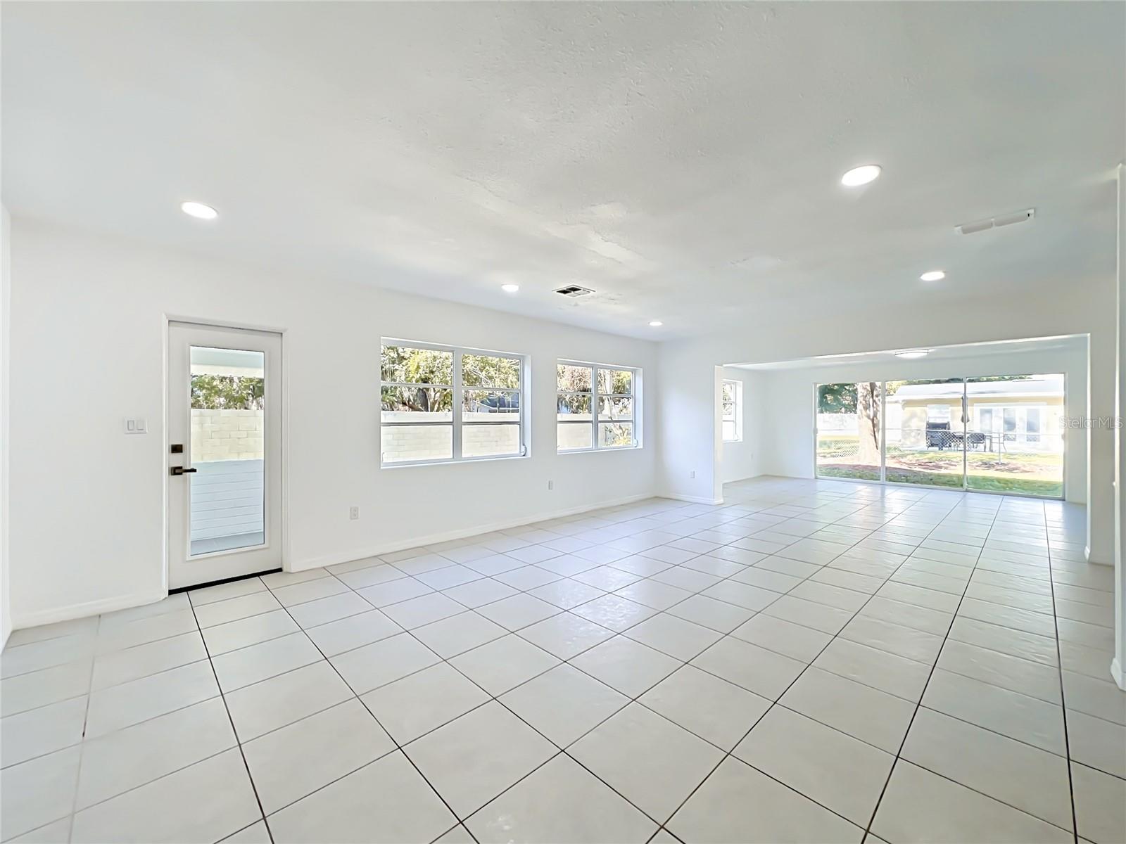 BEL AIR HILLS - Residential