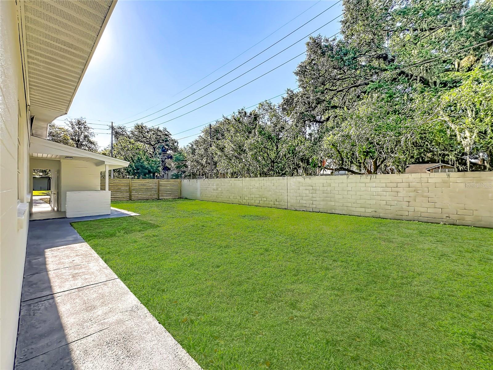 BEL AIR HILLS - Residential