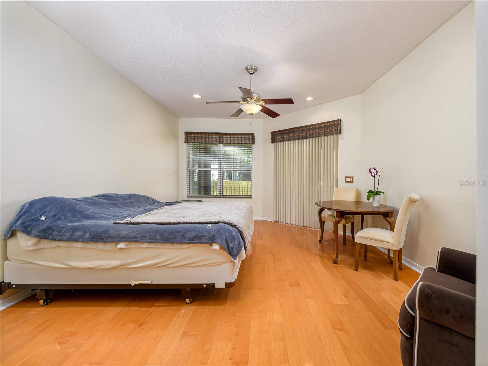 LAKE WEEKS - Residential