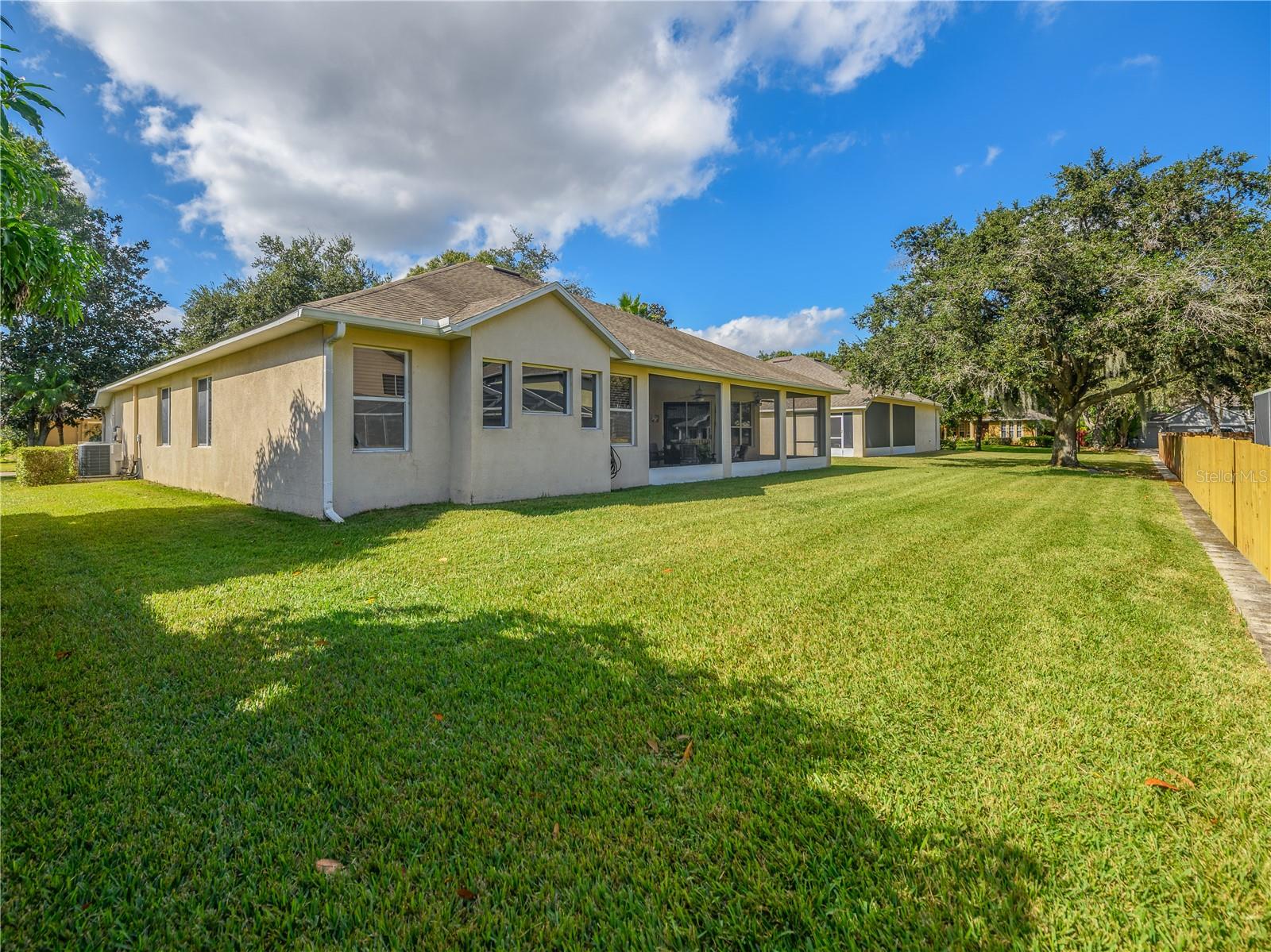 LAKE WEEKS - Residential