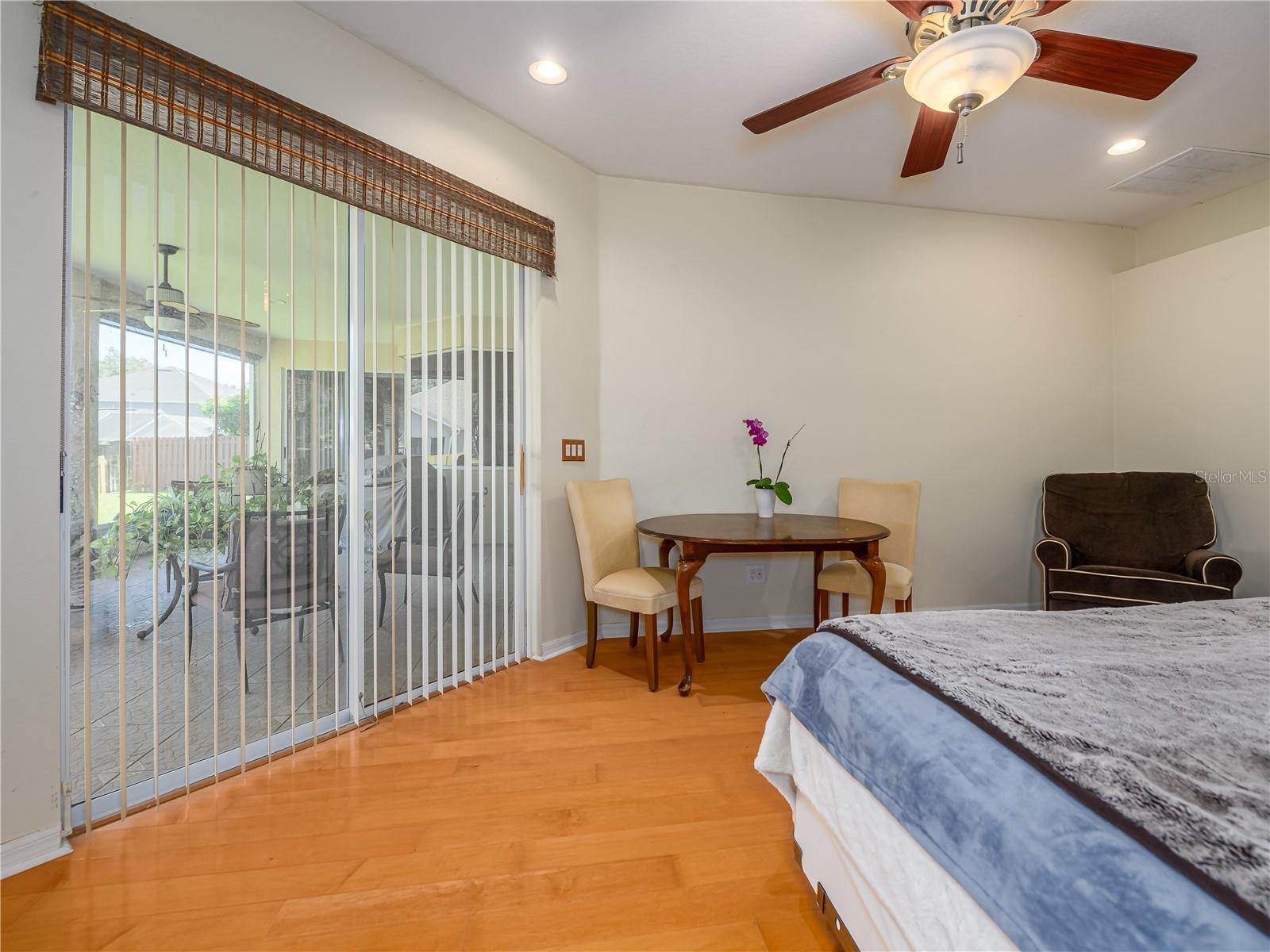 LAKE WEEKS - Residential