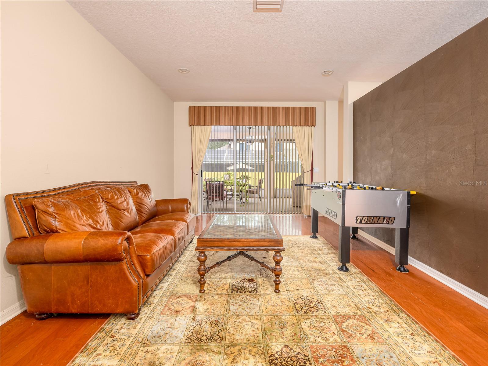 LAKE WEEKS - Residential