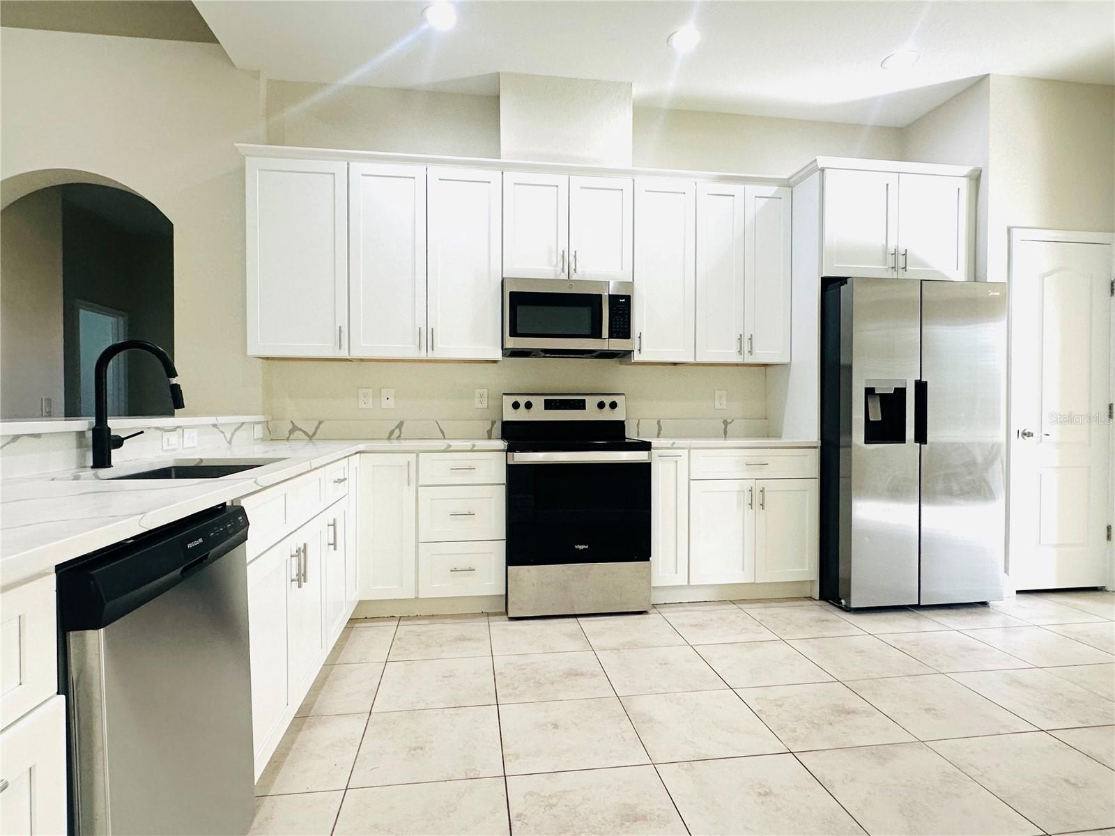 REPLAT OF WOODLAND TERRACE ADD - Residential Lease