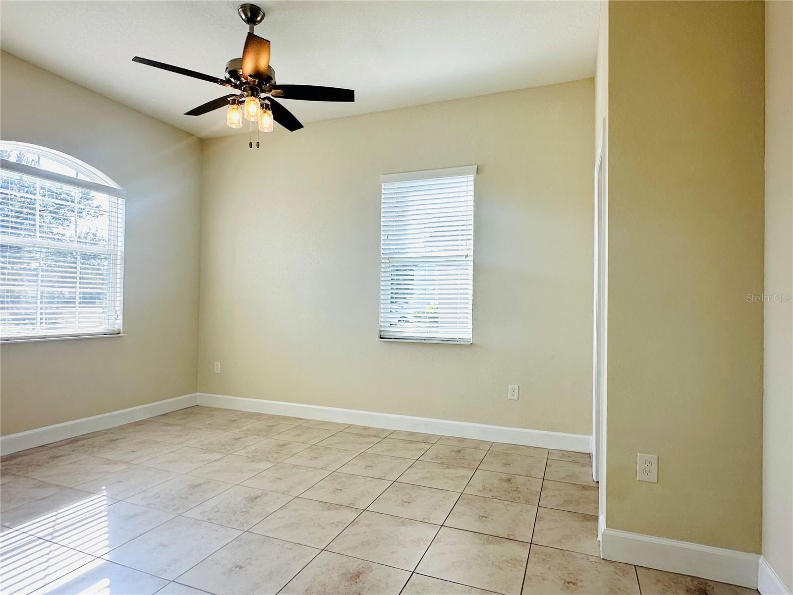 REPLAT OF WOODLAND TERRACE ADD - Residential Lease