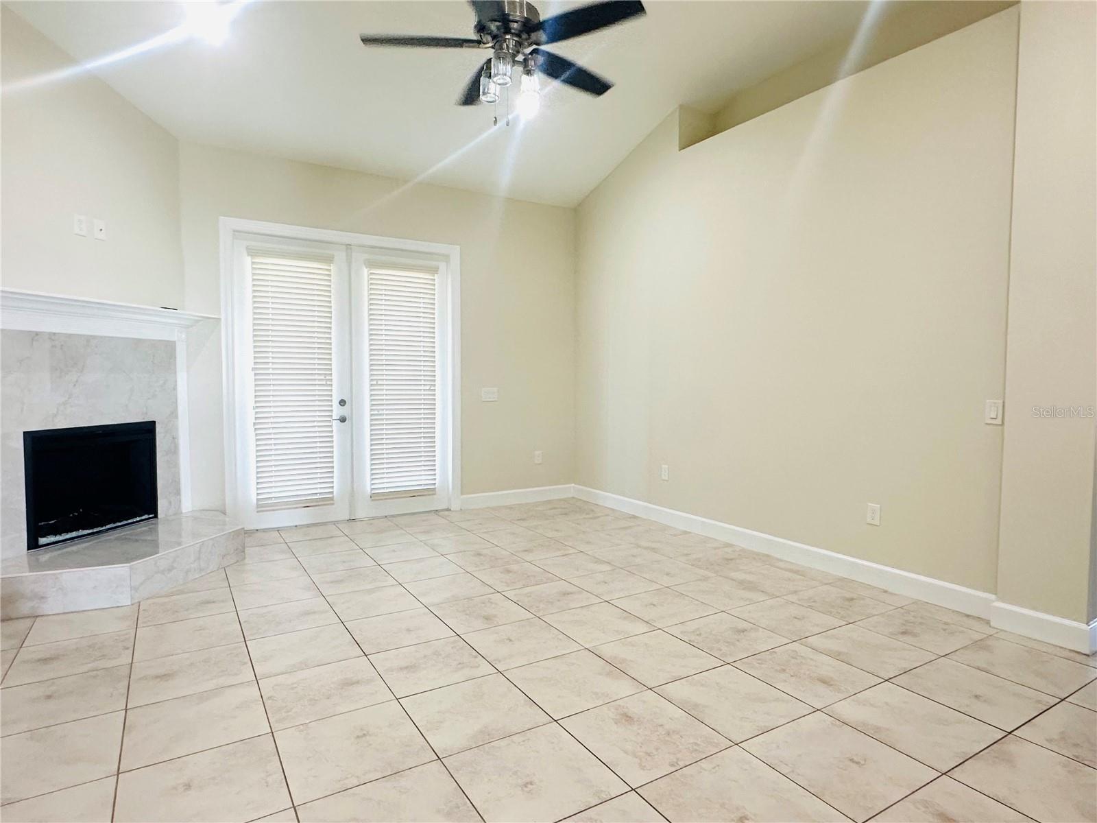 REPLAT OF WOODLAND TERRACE ADD - Residential Lease