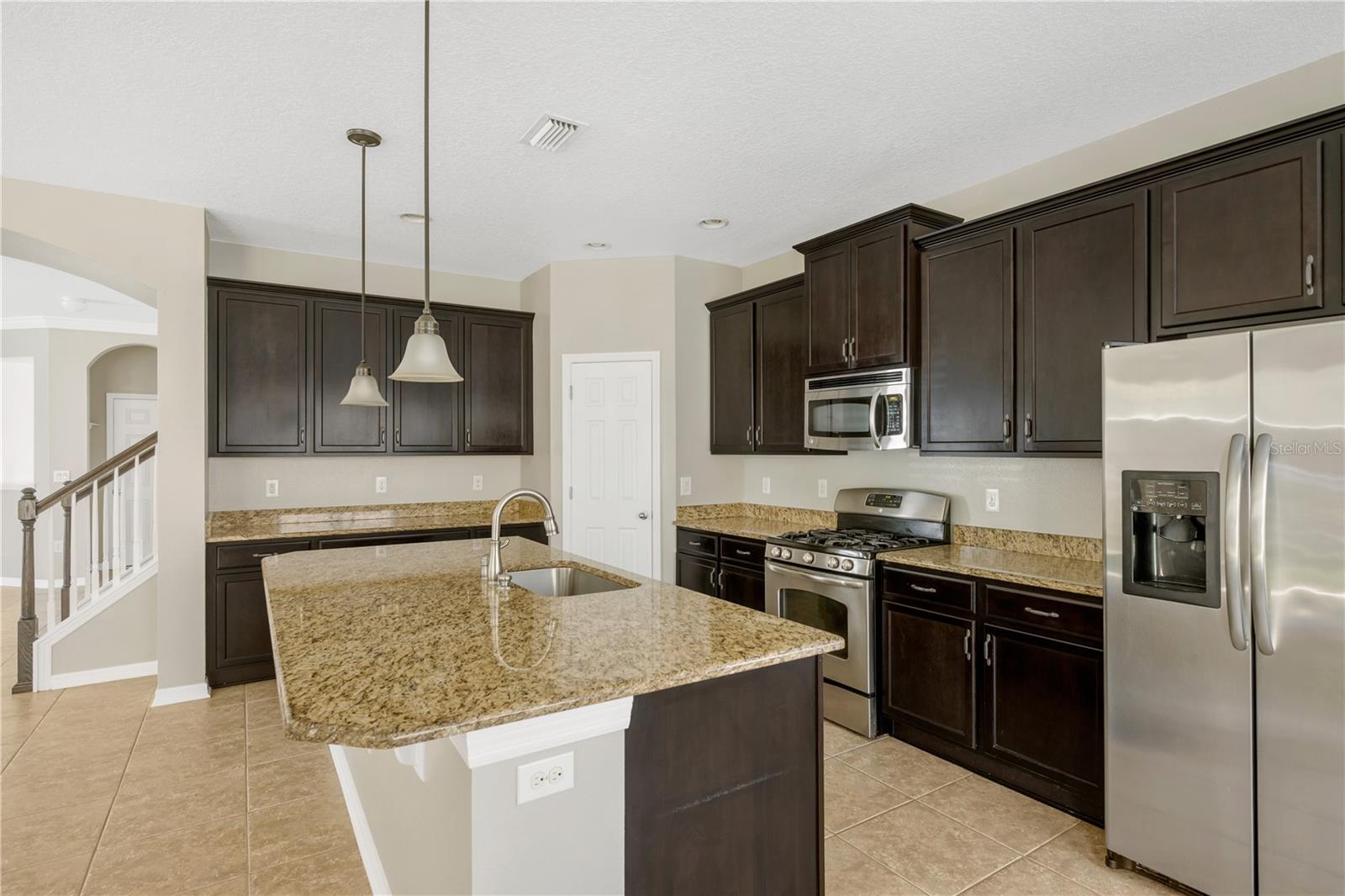 FISHHAWK CHAPMAN CROSSING PHAS - Residential