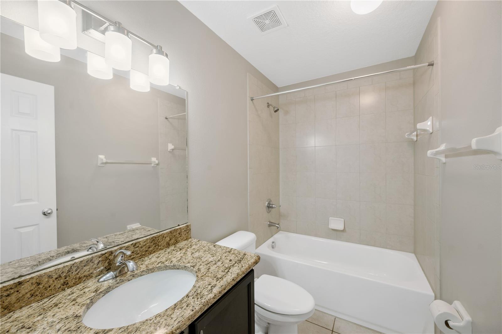 FISHHAWK CHAPMAN CROSSING PHAS - Residential