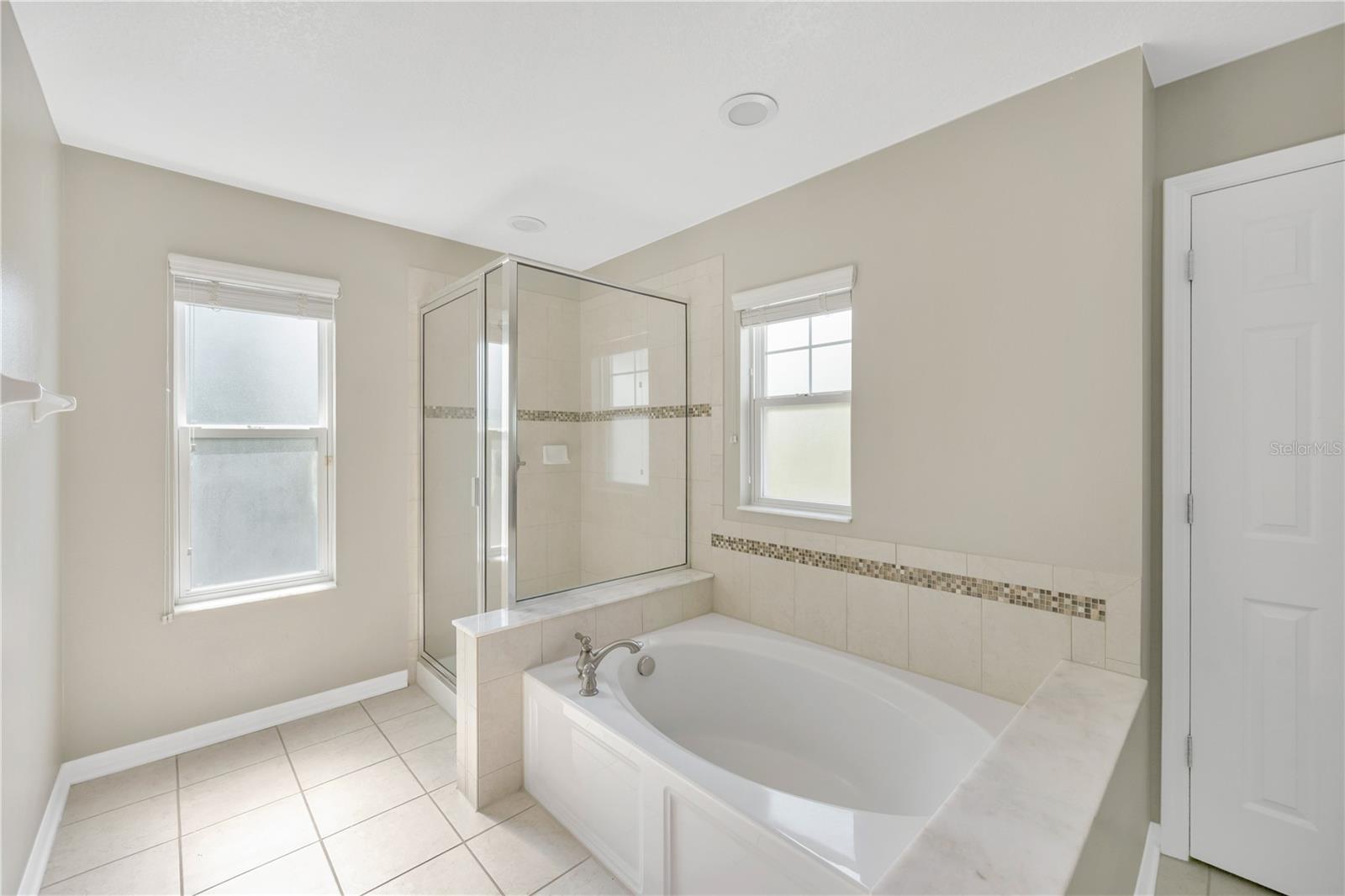 FISHHAWK CHAPMAN CROSSING PHAS - Residential