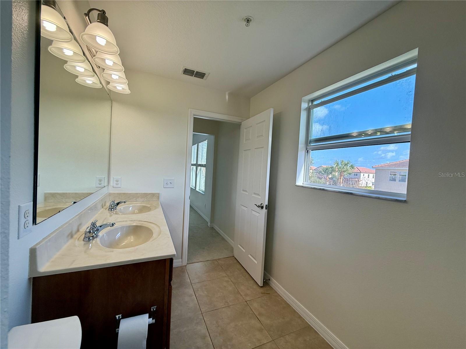 VILLAGES/WESMERE N - Residential Lease