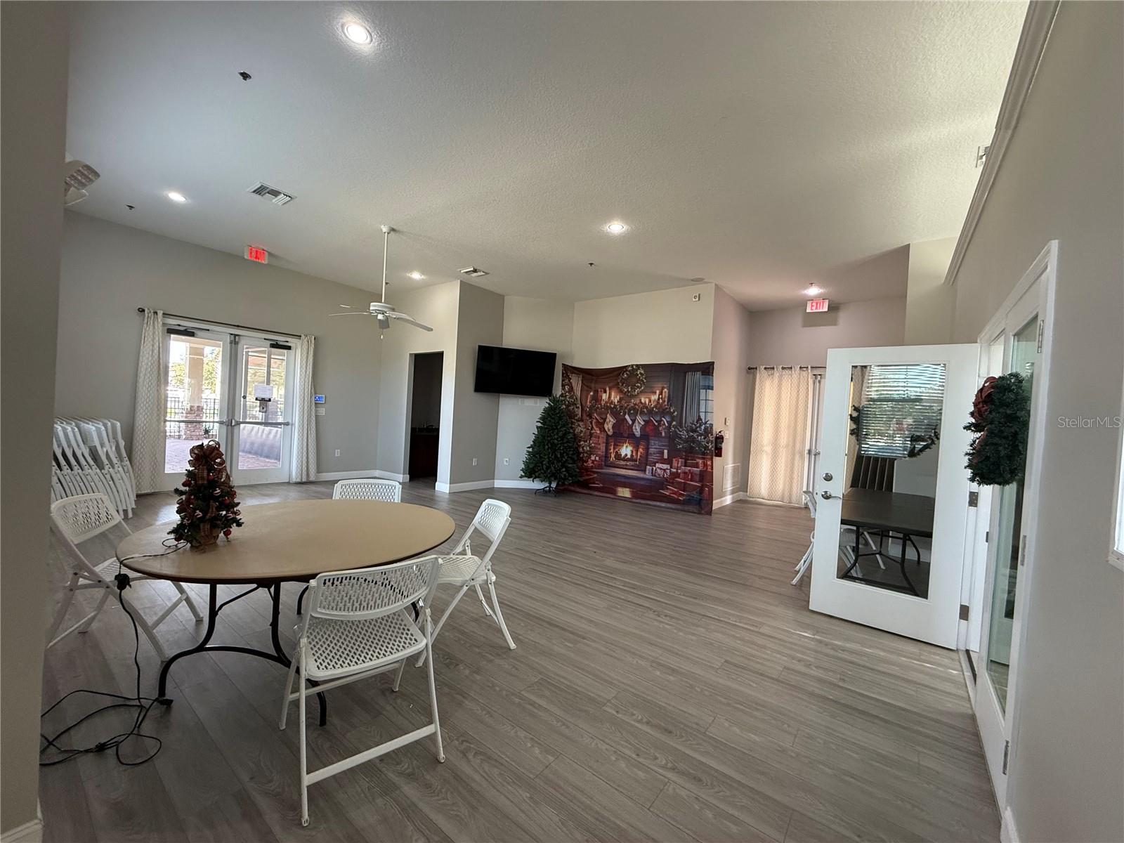 VILLAGES/WESMERE N - Residential Lease