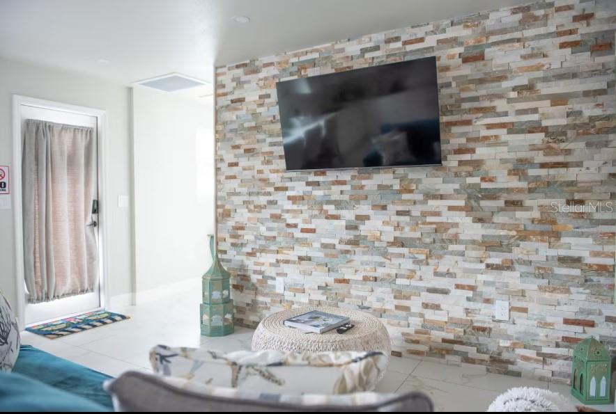 LAKEWOOD TR A - Residential Lease