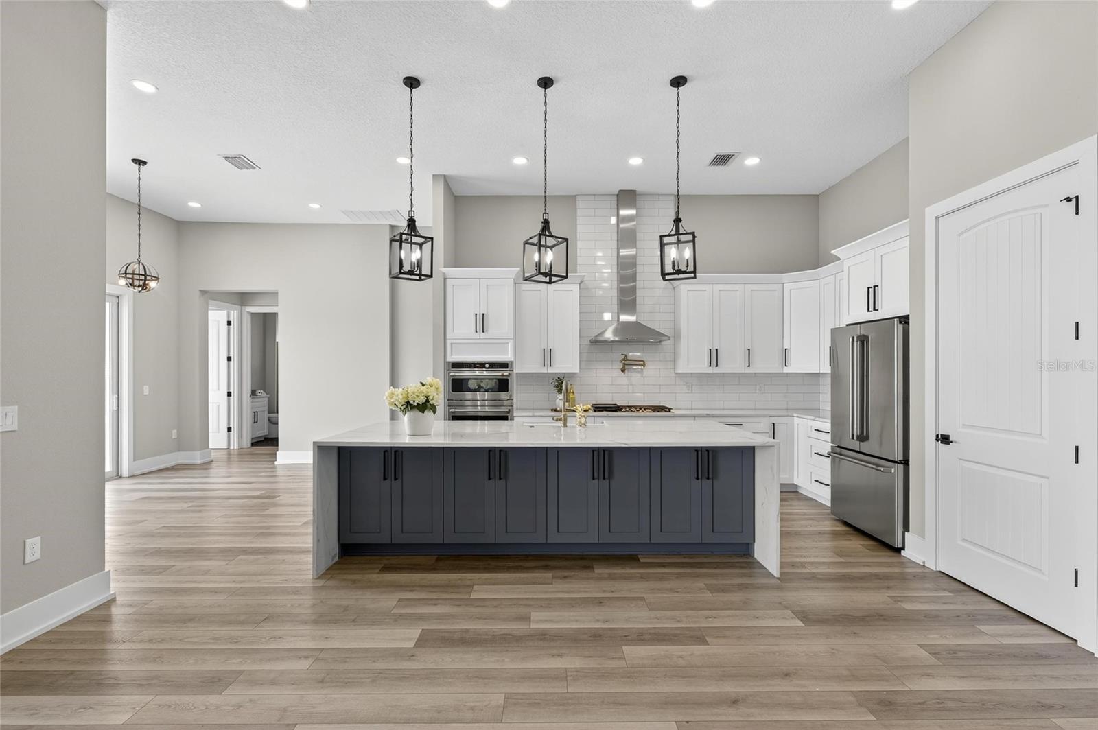 MIRABAY PH 2A-3 - Residential