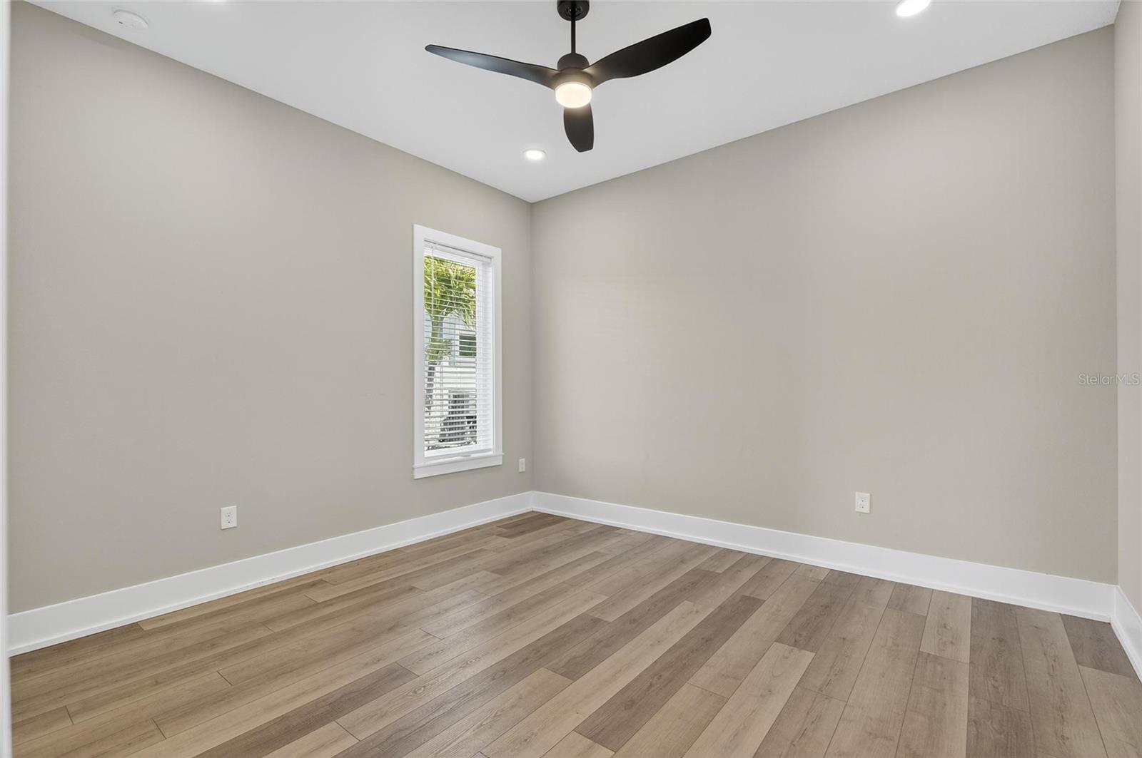 MIRABAY PH 2A-3 - Residential