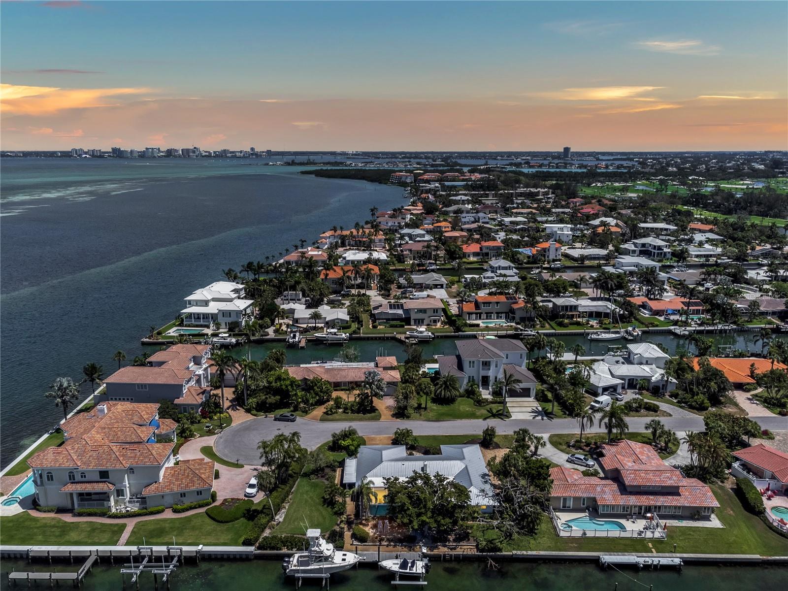 COUNTRY CLUB SHORES SEC 01 - Residential