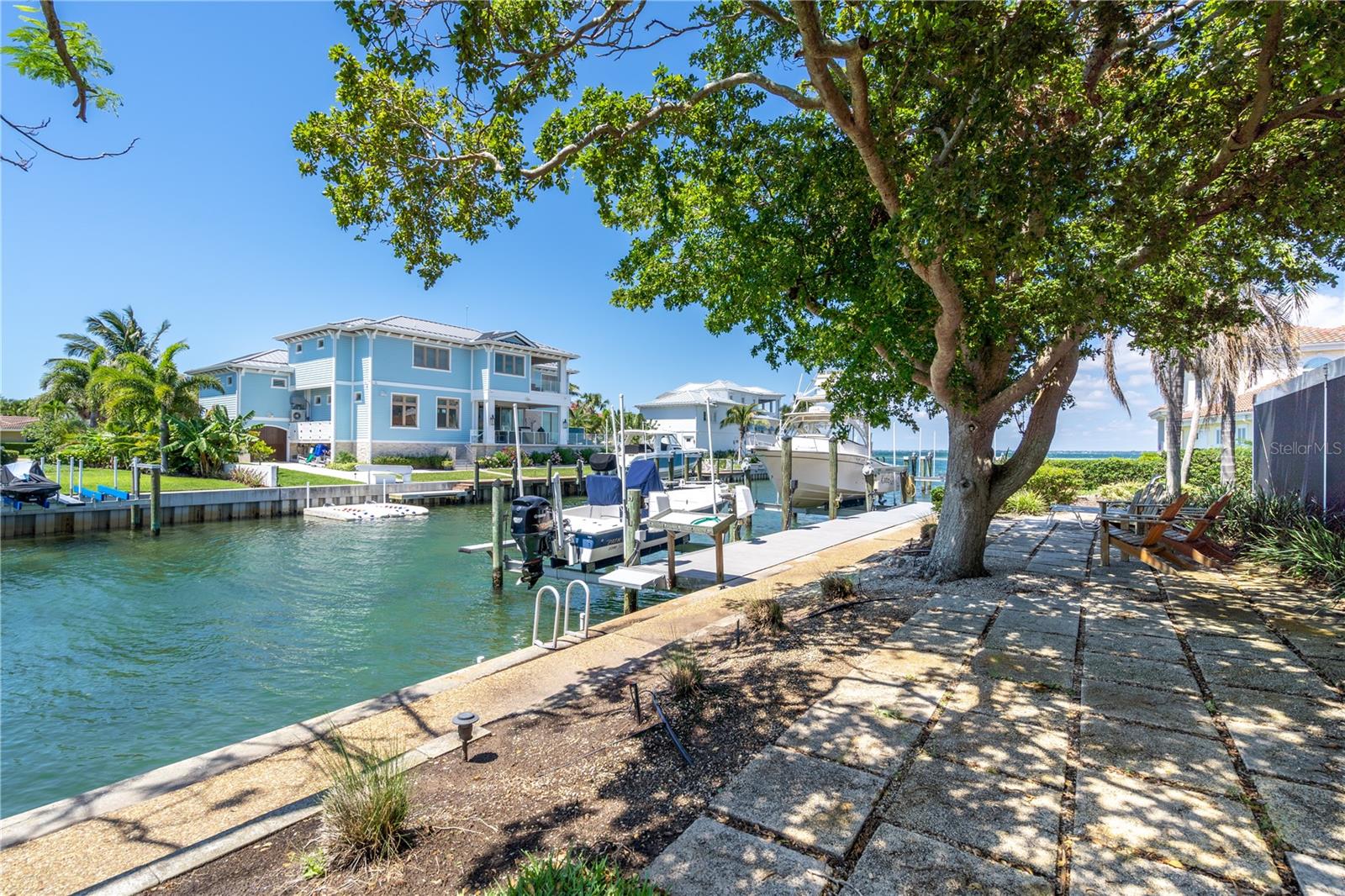 COUNTRY CLUB SHORES SEC 01 - Residential