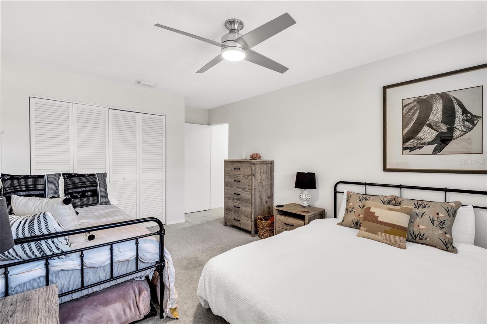 COUNTRY CLUB SHORES SEC 01 - Residential