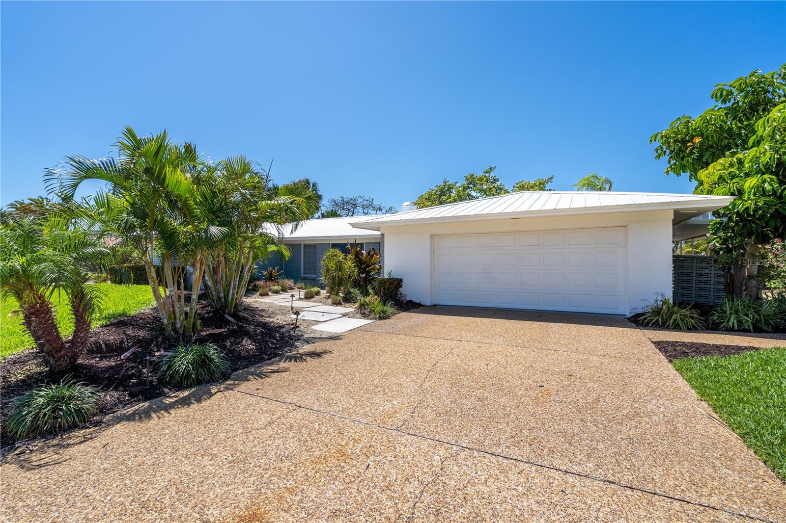 COUNTRY CLUB SHORES SEC 01 - Residential