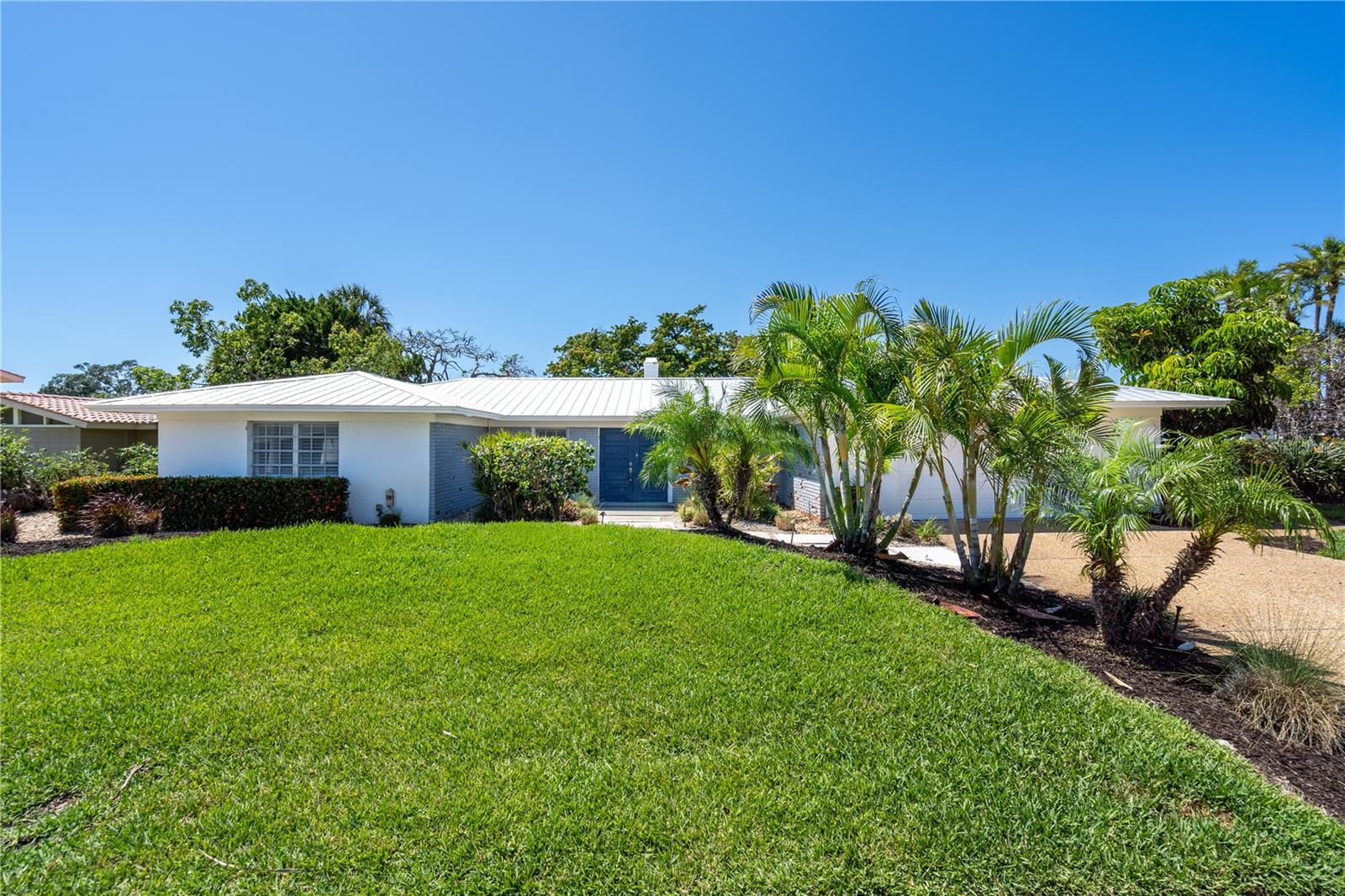 COUNTRY CLUB SHORES SEC 01 - Residential