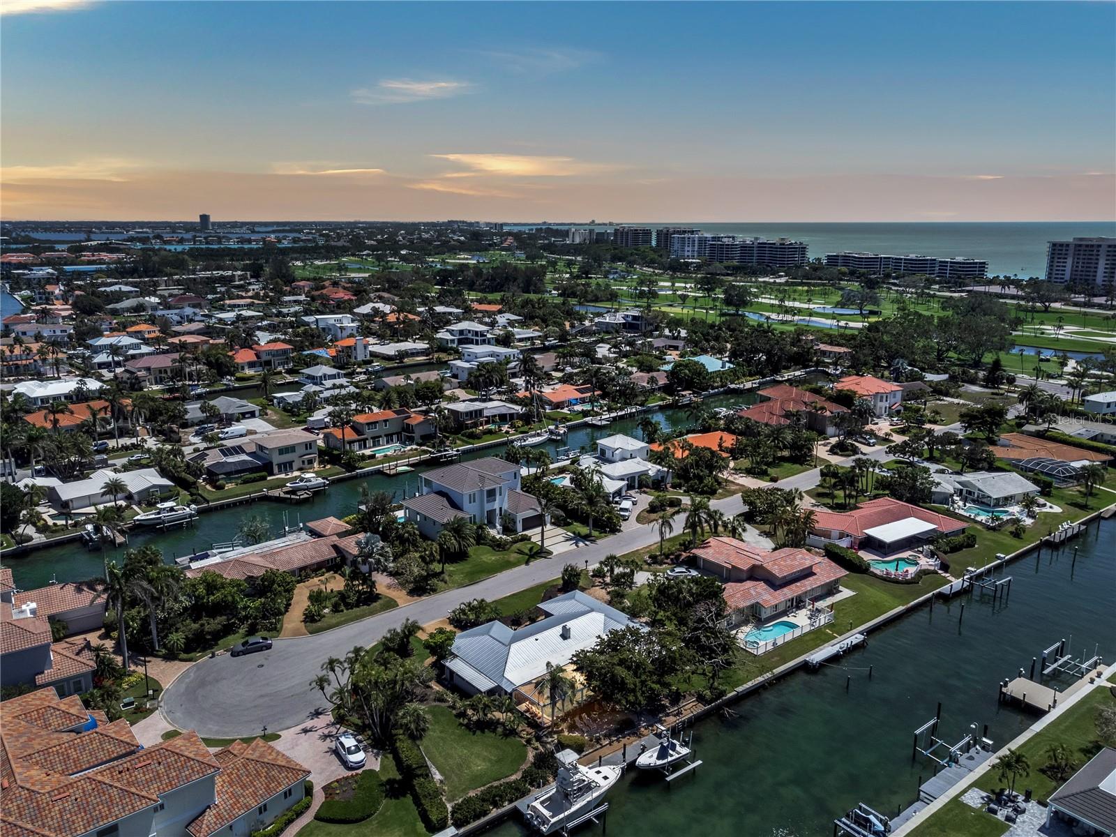 COUNTRY CLUB SHORES SEC 01 - Residential