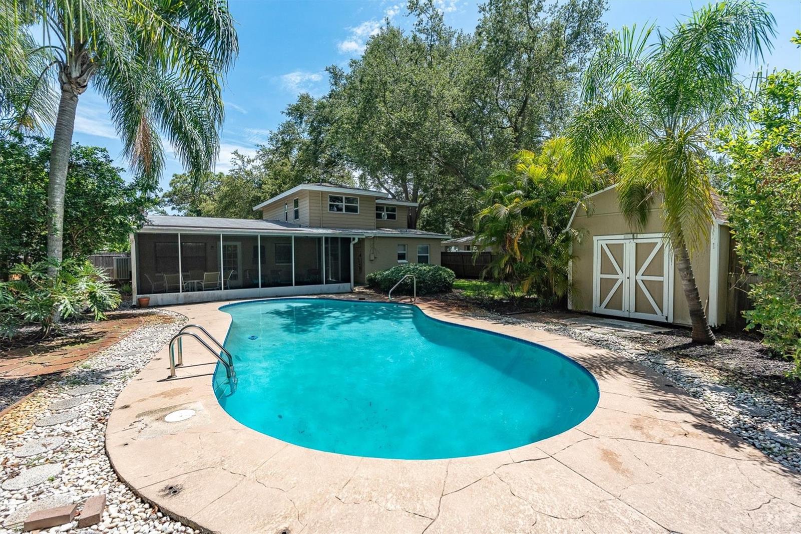 PASADENA ESTATES SEC F - Residential