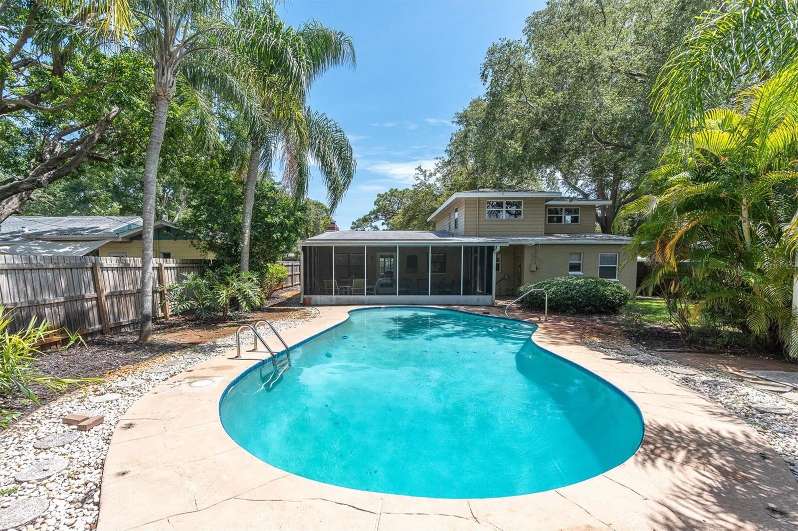 PASADENA ESTATES SEC F - Residential