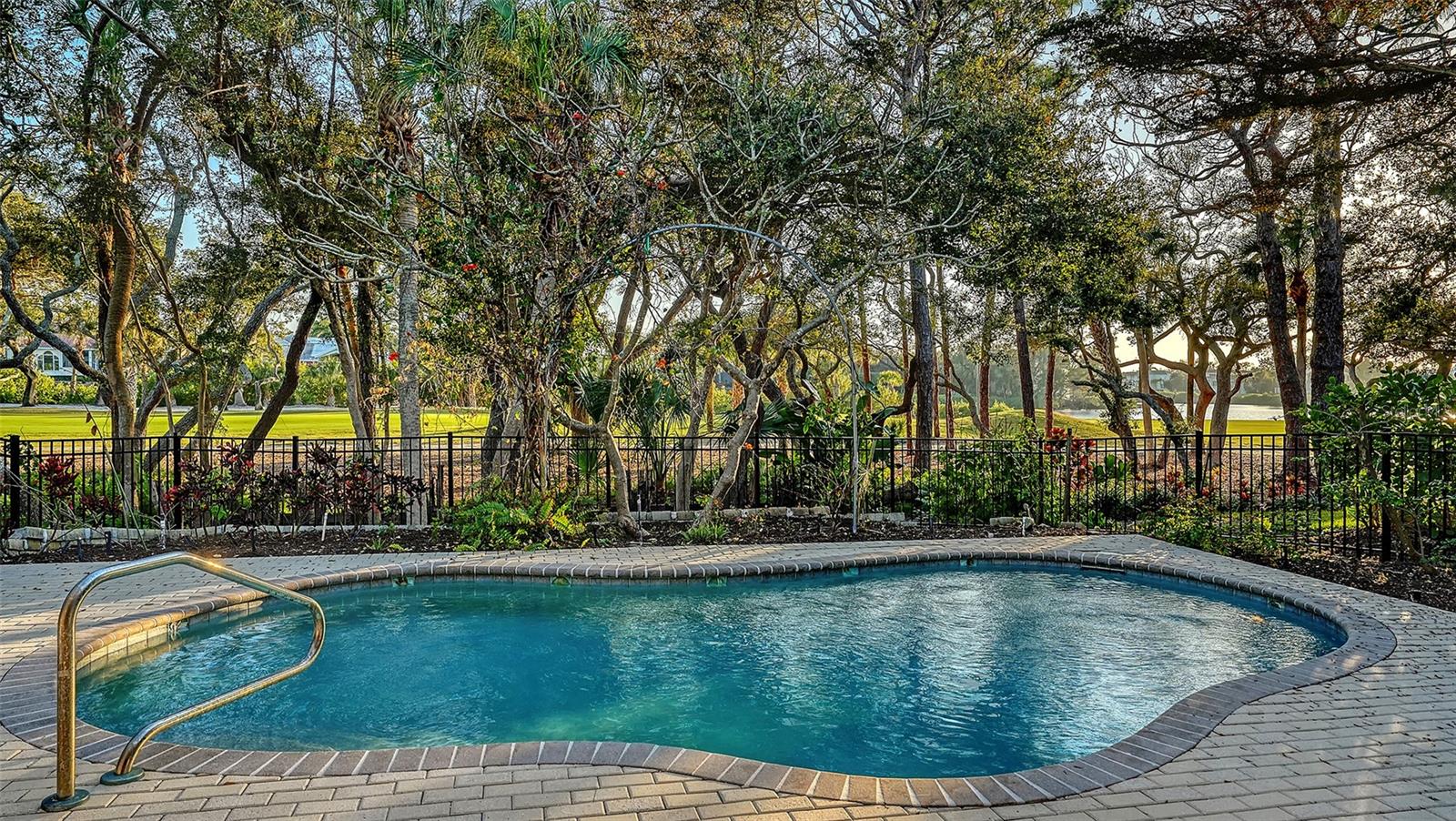 QUEENS HARBOUR - Residential