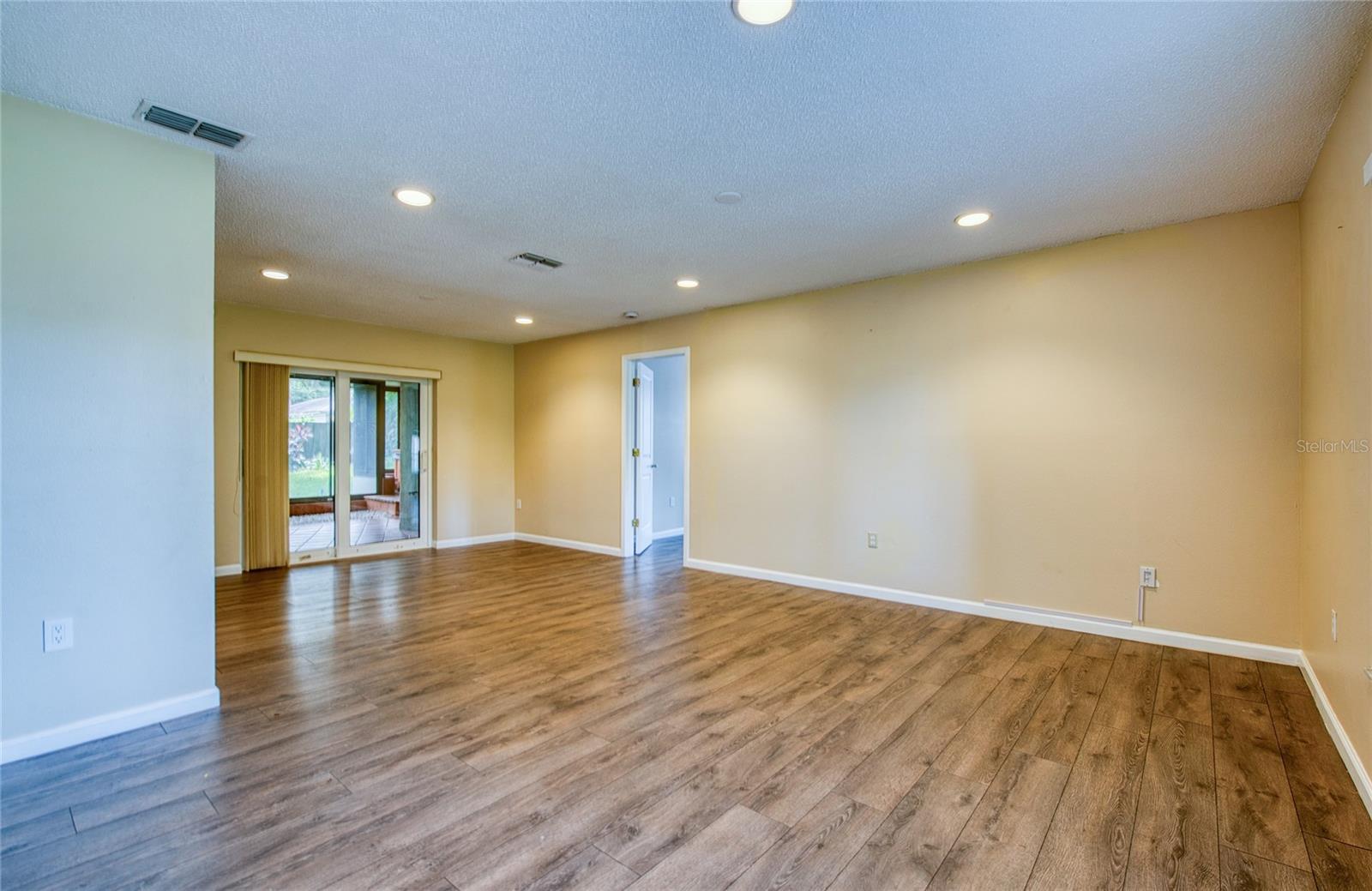 2143 SALISBURY COURT