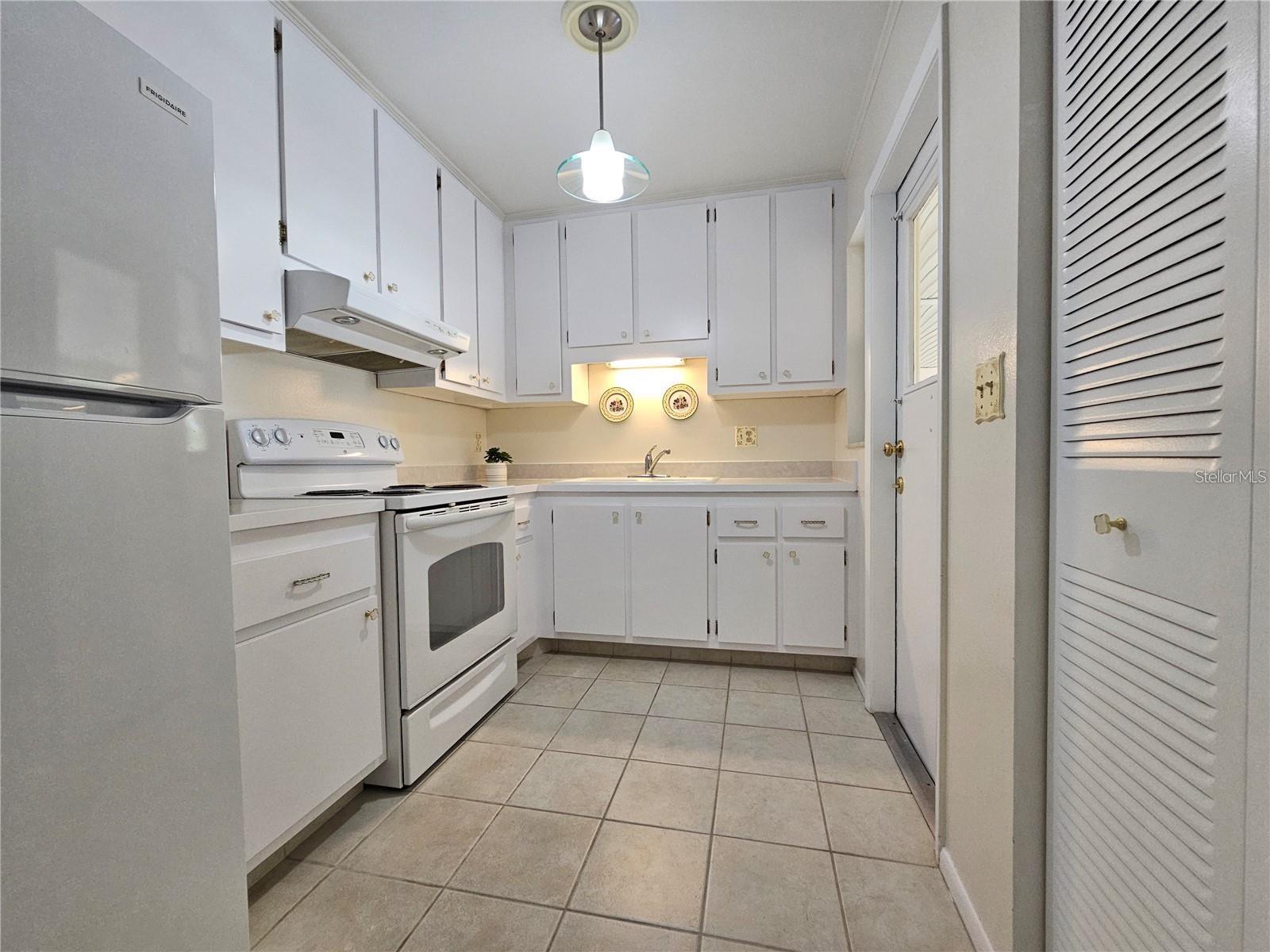 DESOTO SQUARE VILLAS PH I - Residential