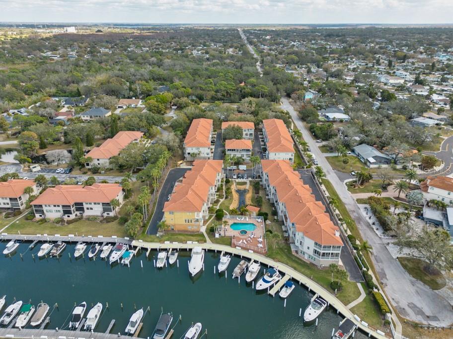 POINTE TARPON TWNHMS - Residential
