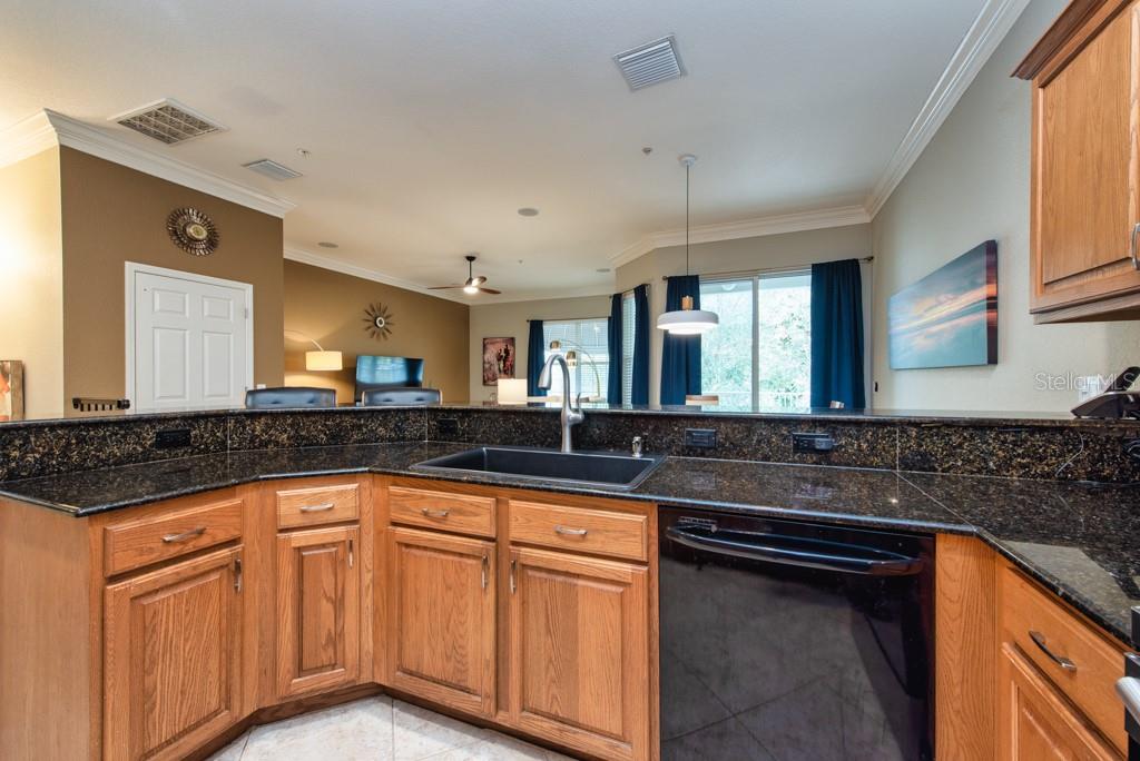 POINTE TARPON TWNHMS - Residential