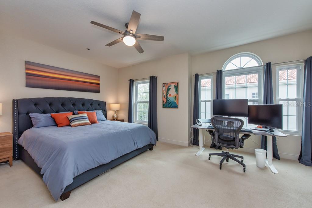 POINTE TARPON TWNHMS - Residential