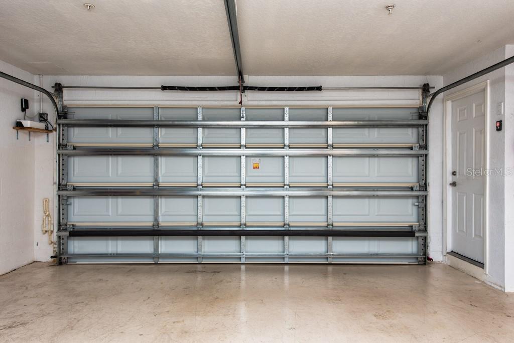 POINTE TARPON TWNHMS - Residential