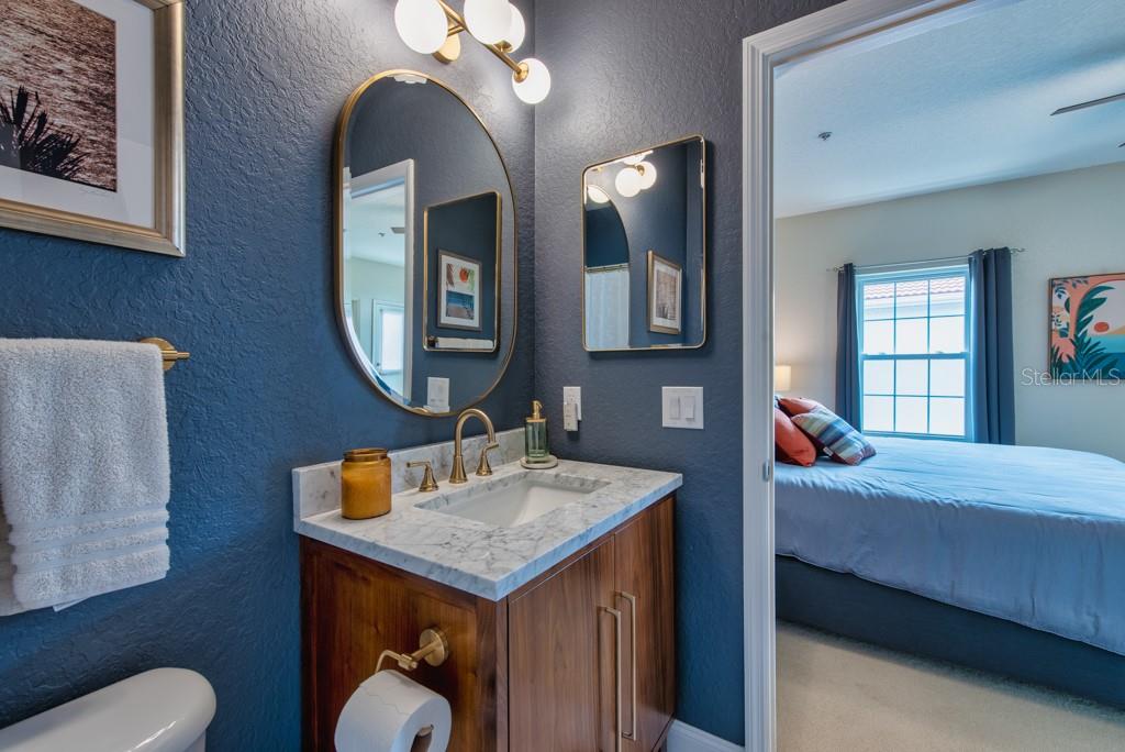 POINTE TARPON TWNHMS - Residential